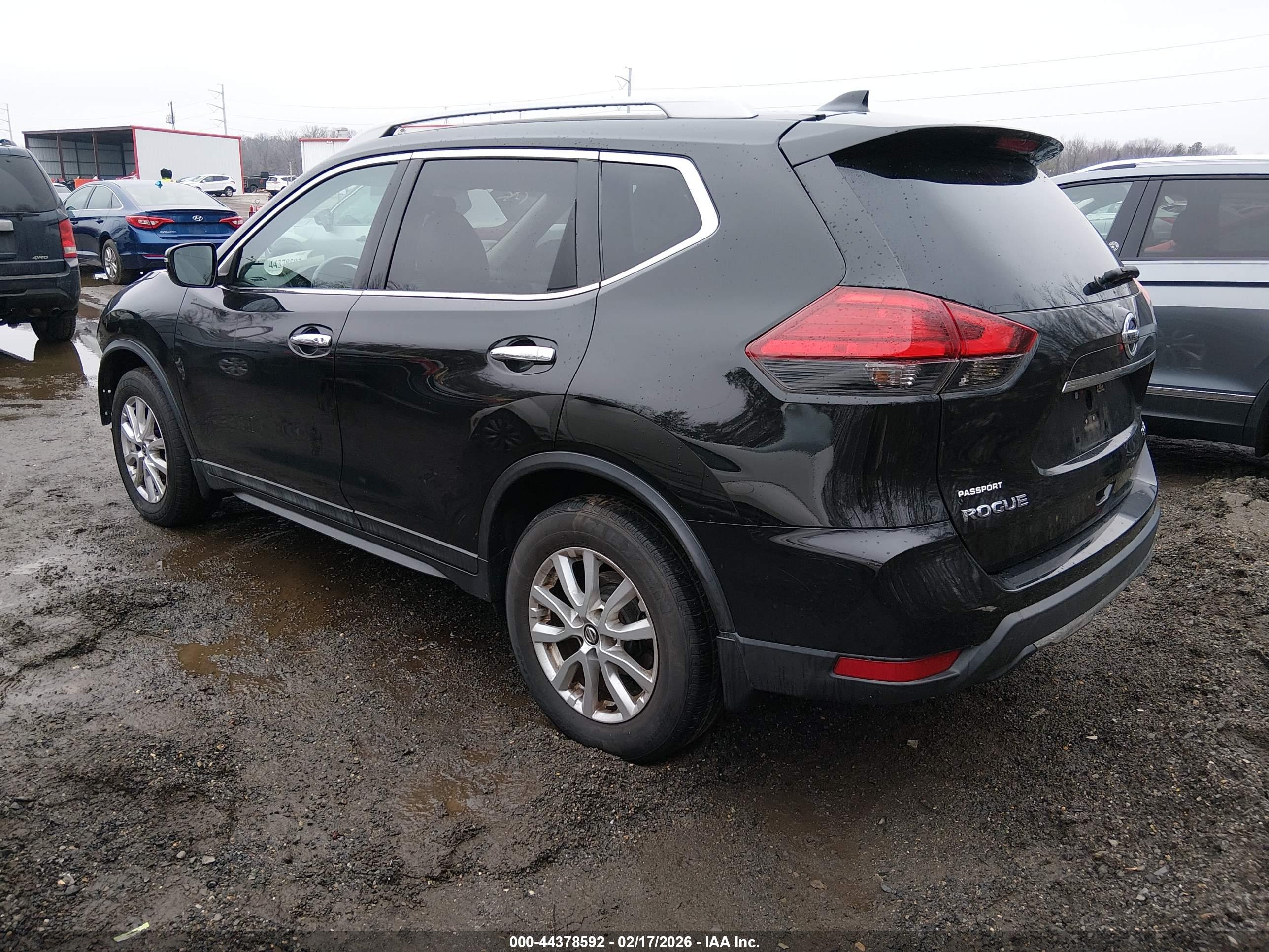 NISSAN ROGUE image 3