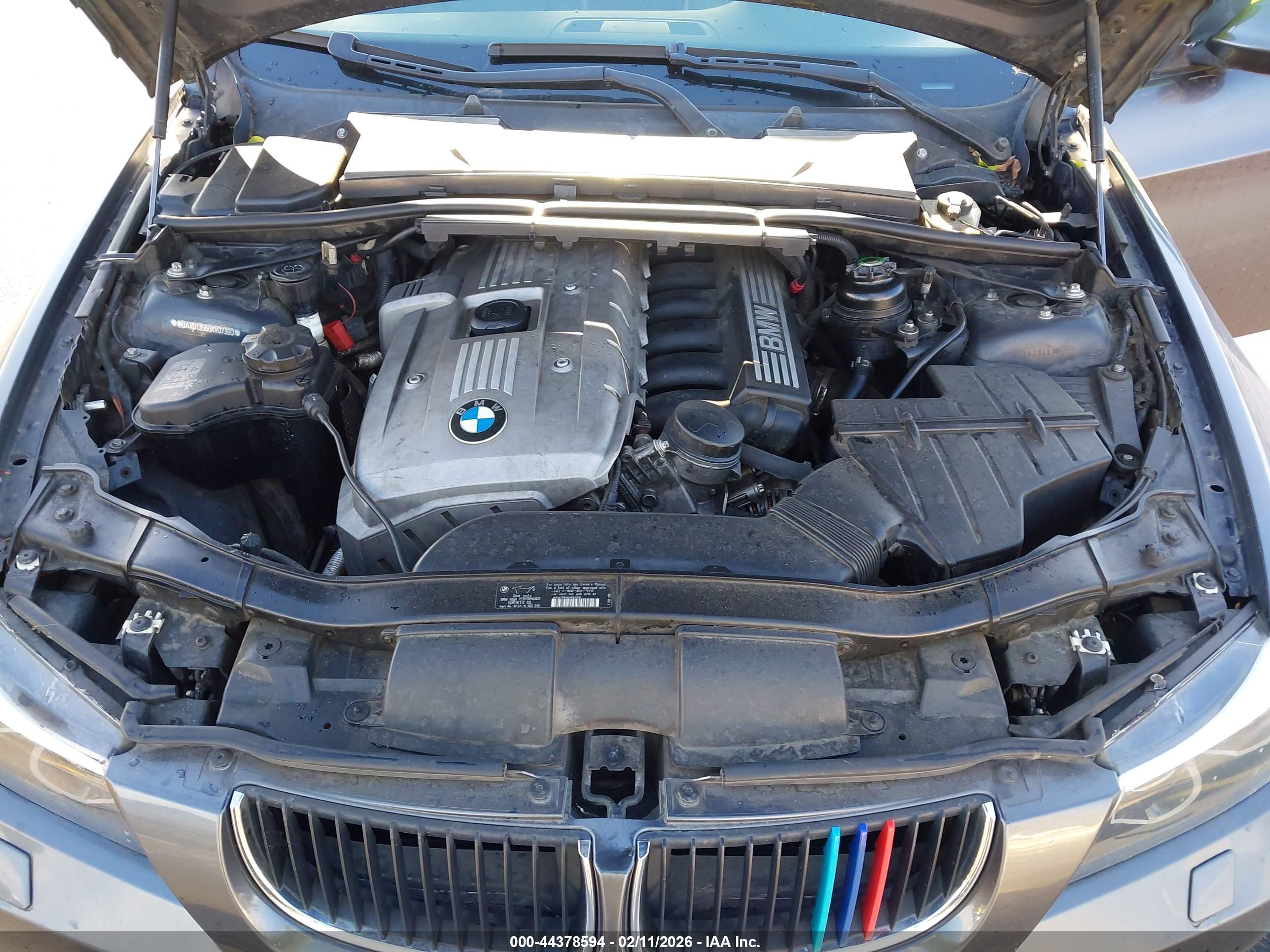 BMW 325XI image 10