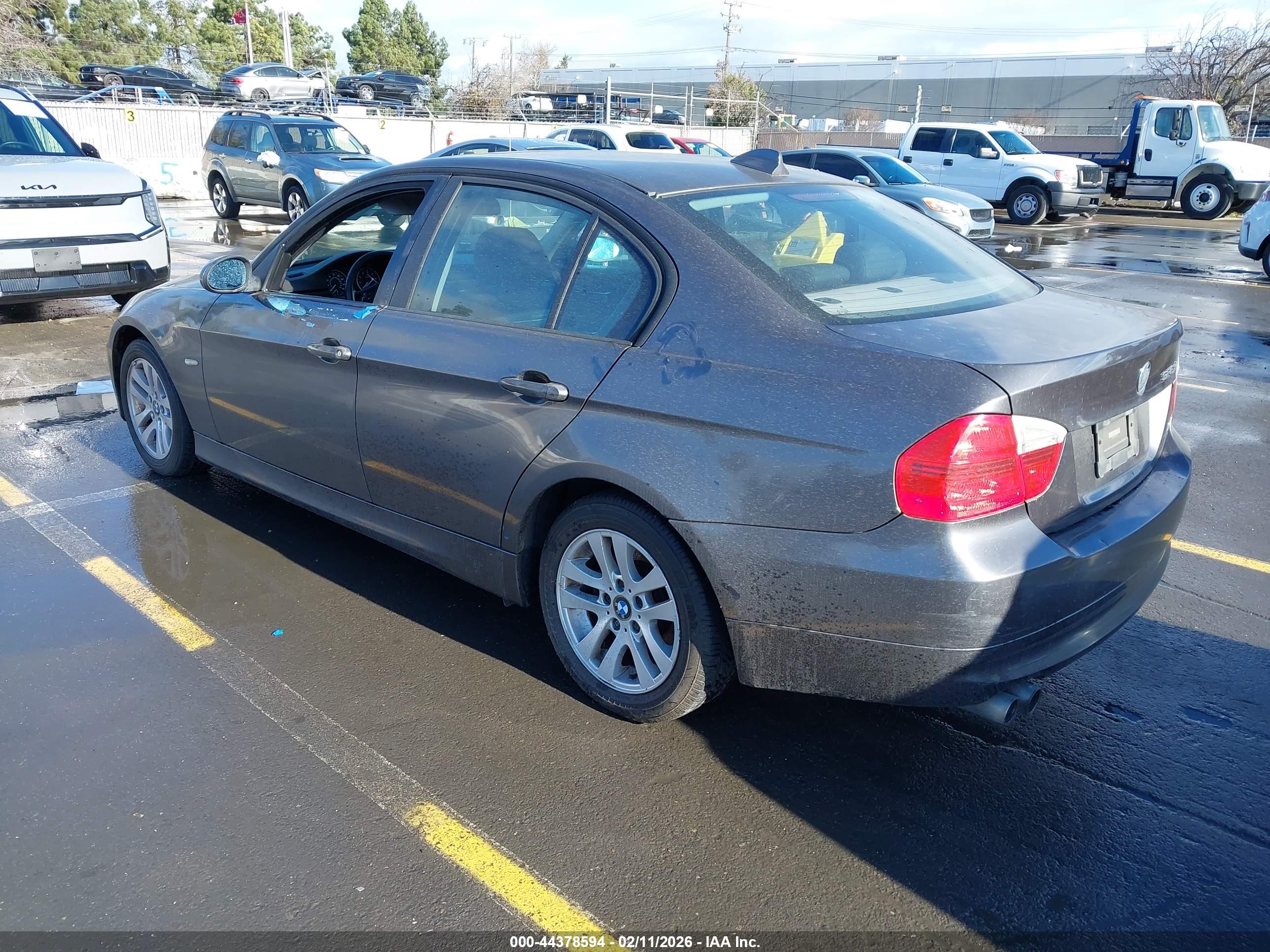 BMW 325XI image 3