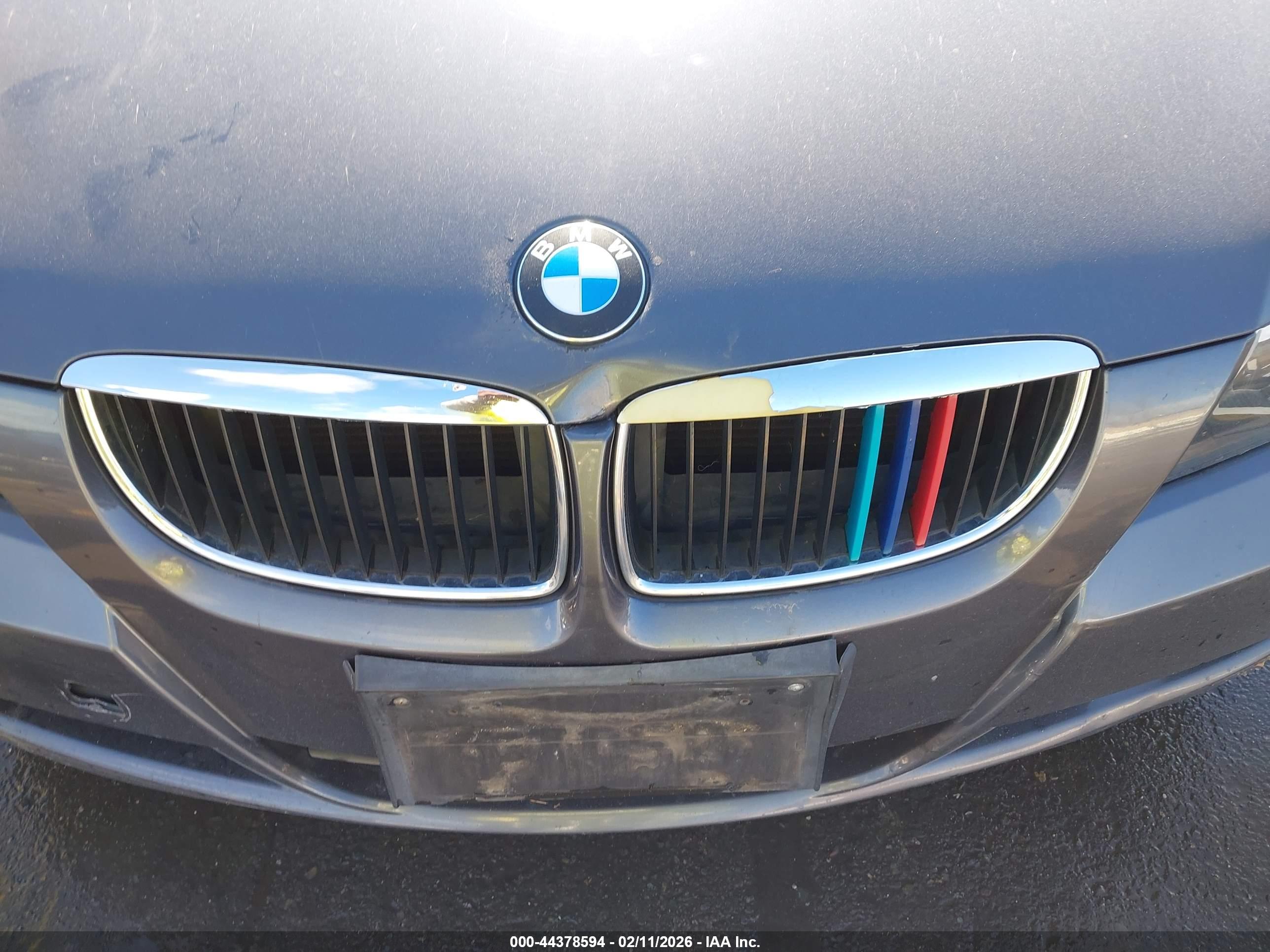 BMW 325XI image 6