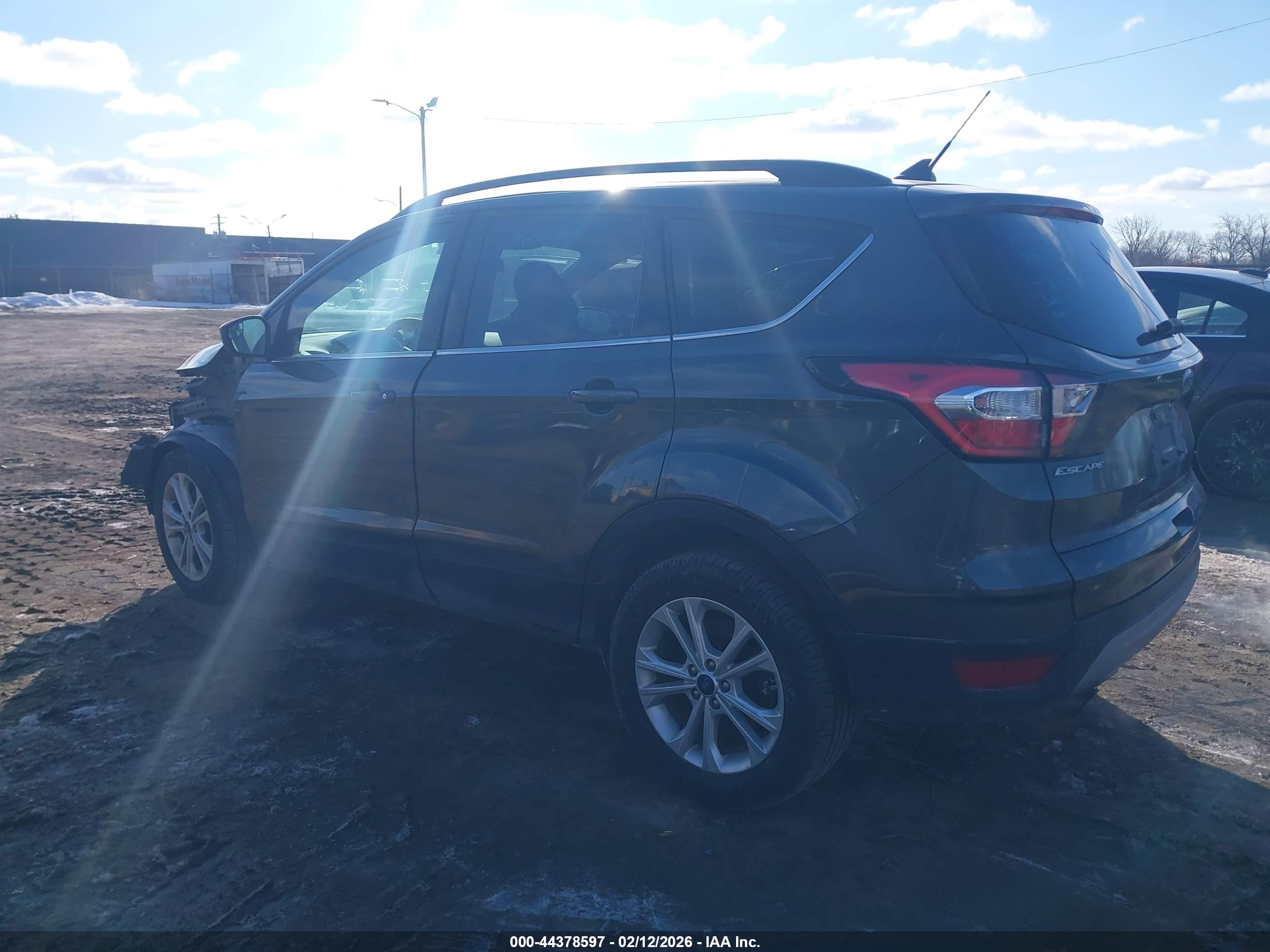 FORD ESCAPE image 3