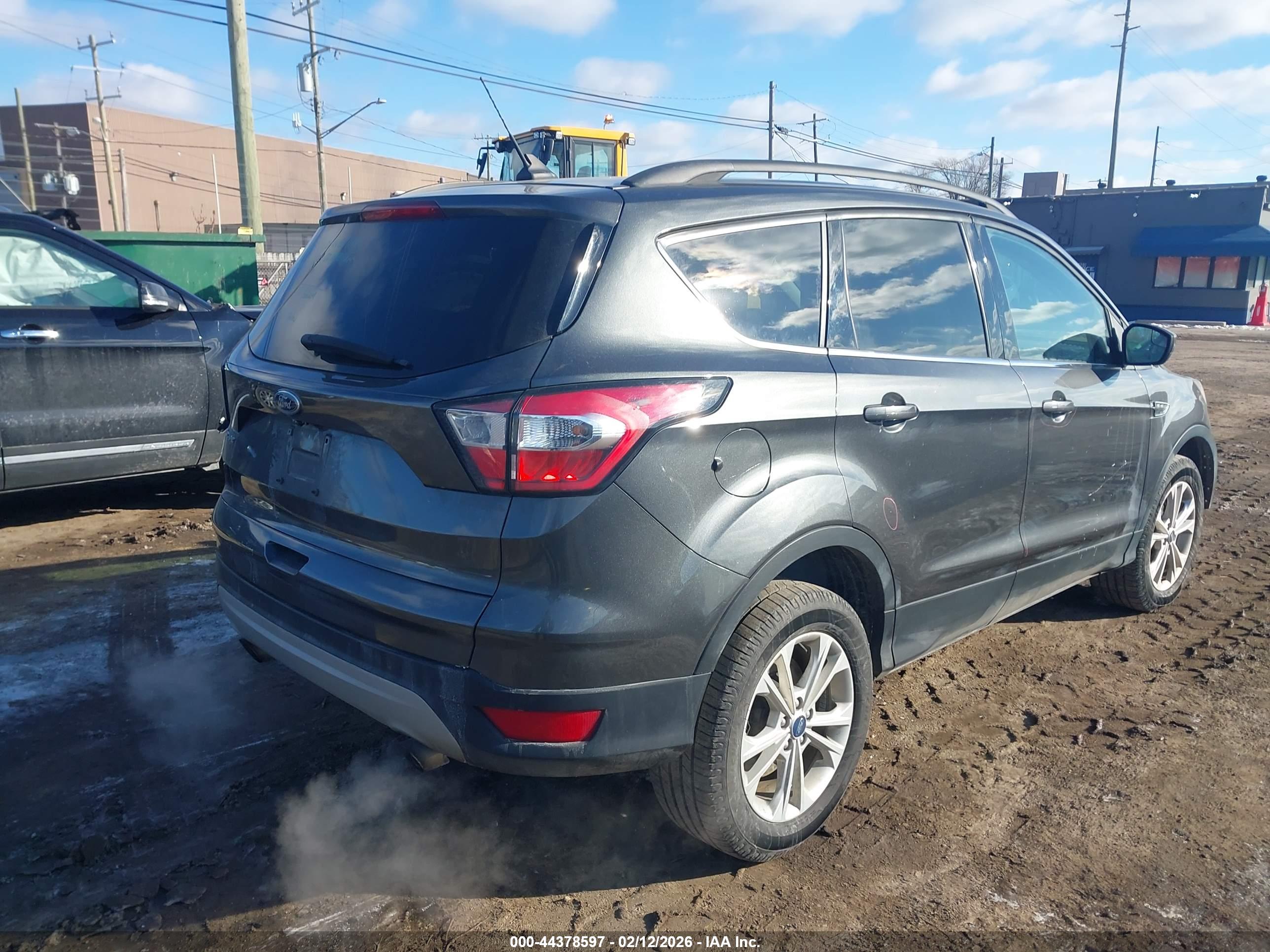 FORD ESCAPE image 4