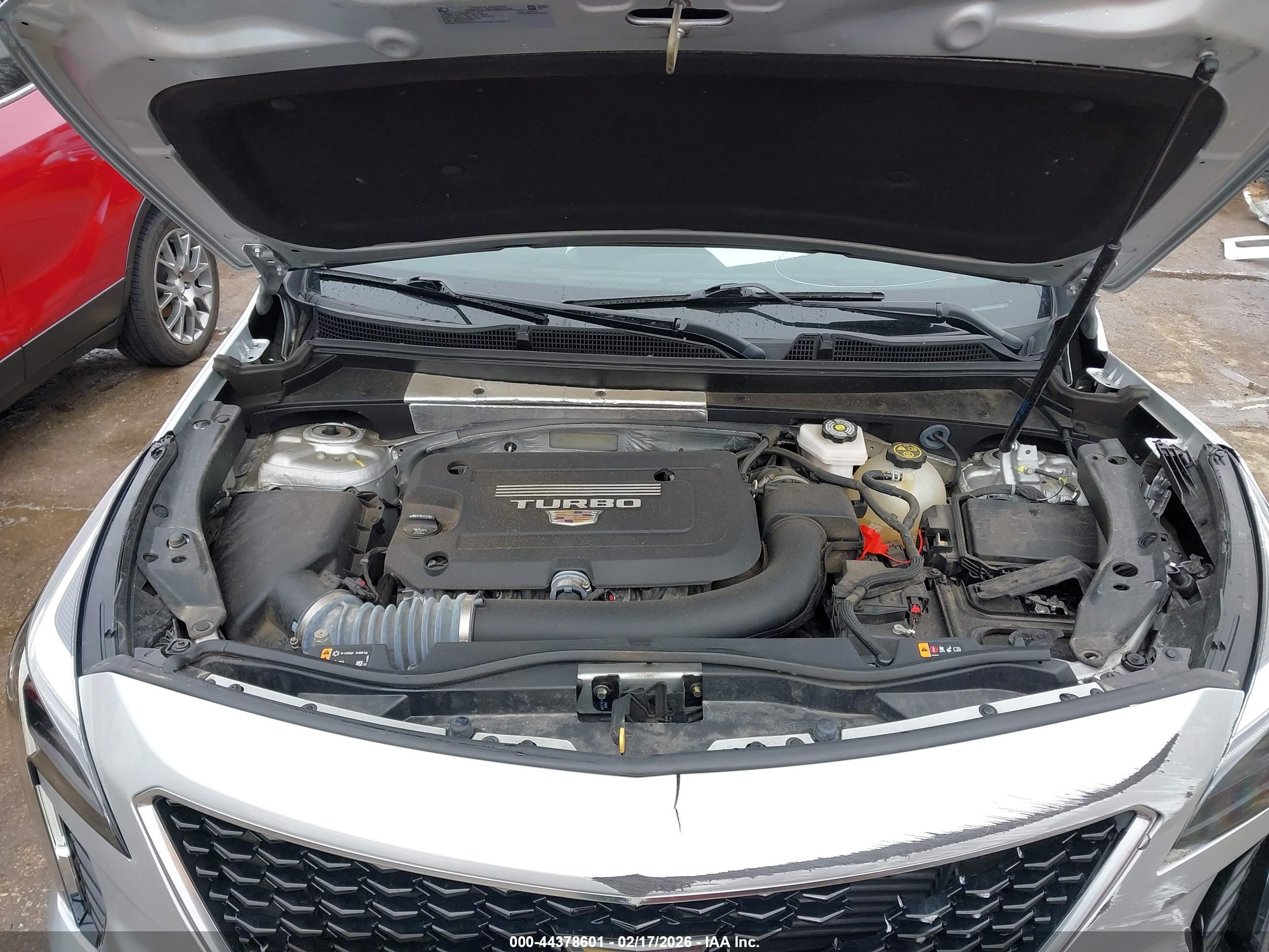 CADILLAC XT4 image 10