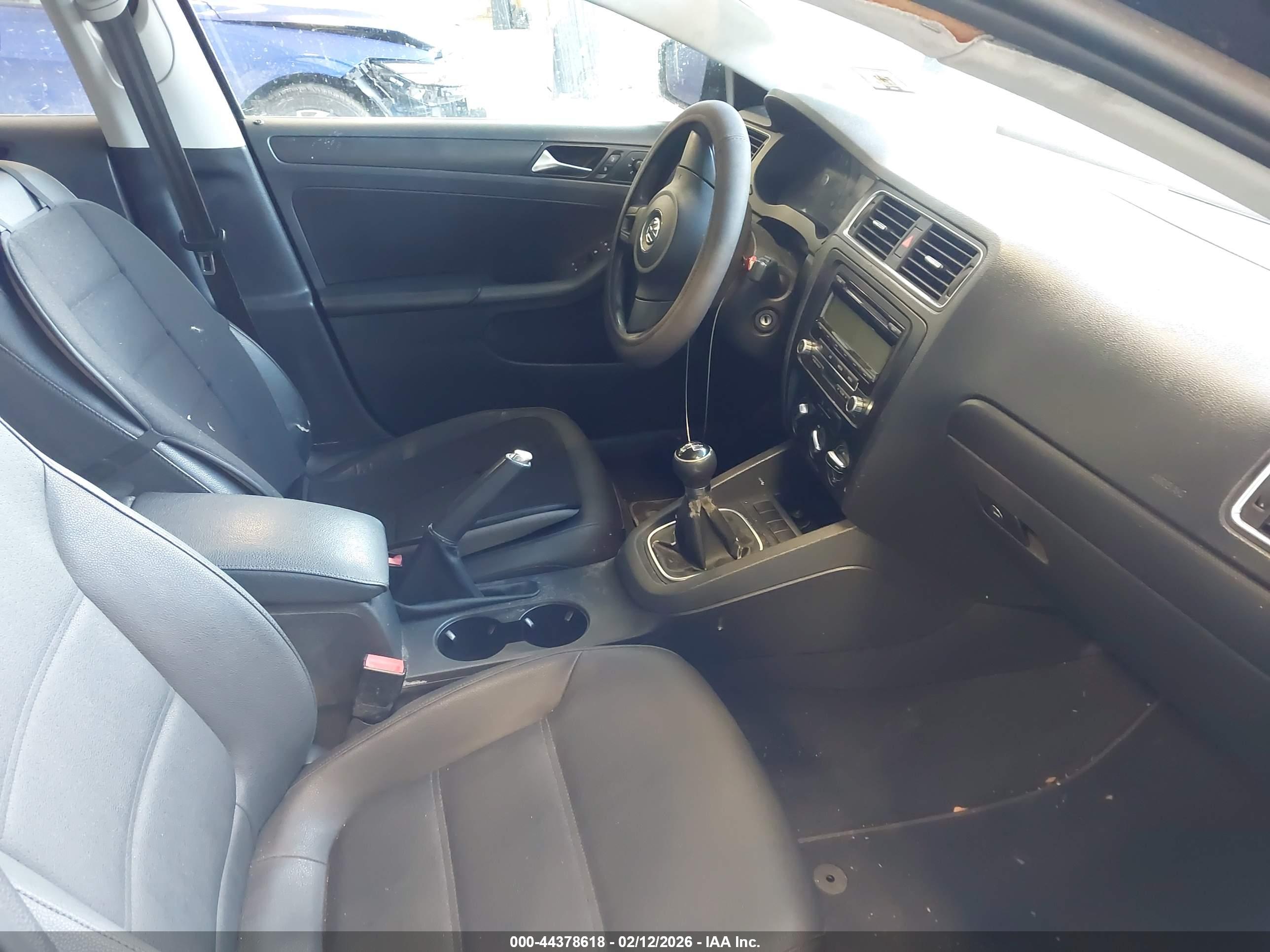VOLKSWAGEN JETTA image 5