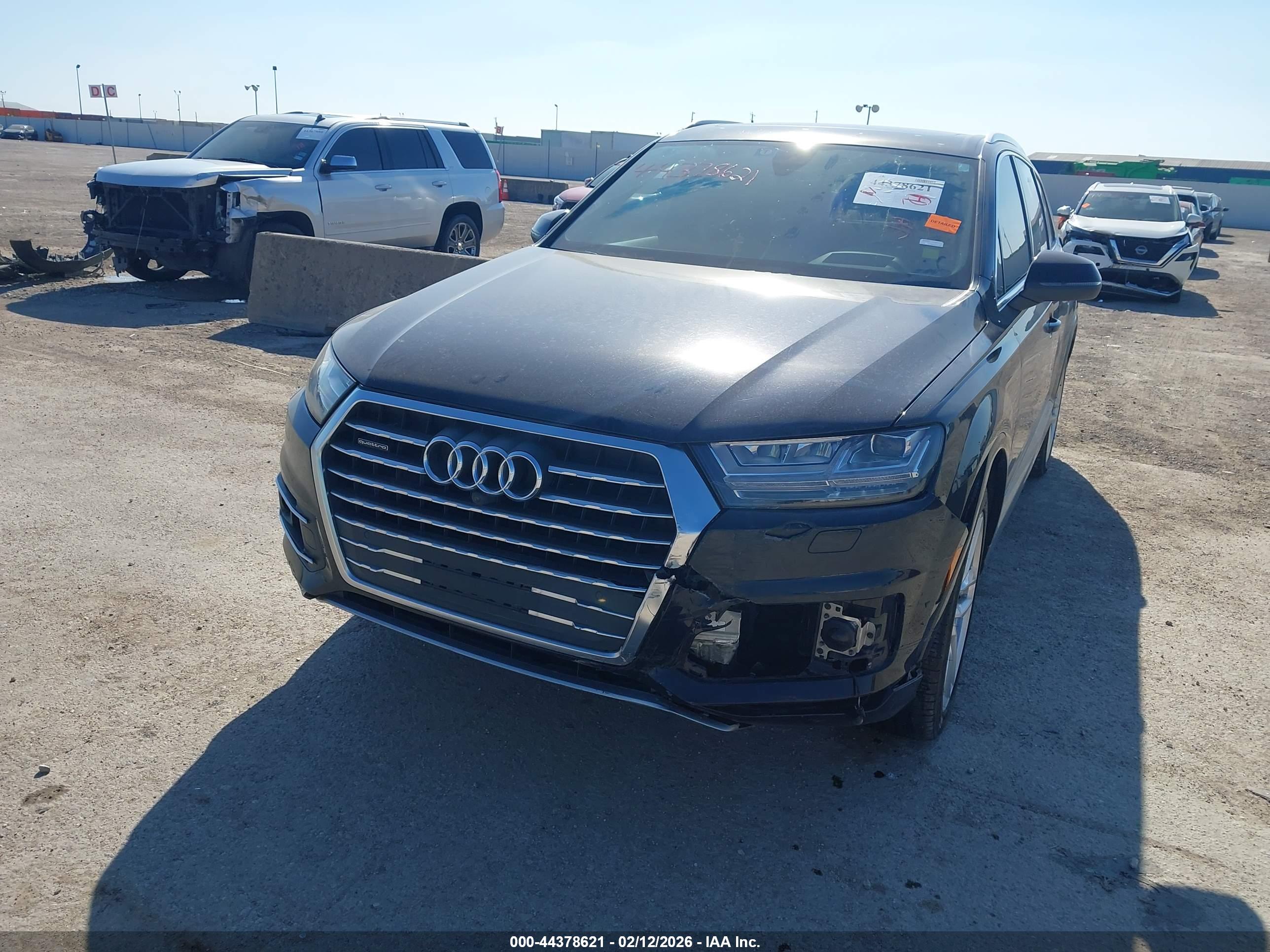 AUDI Q7 image 6