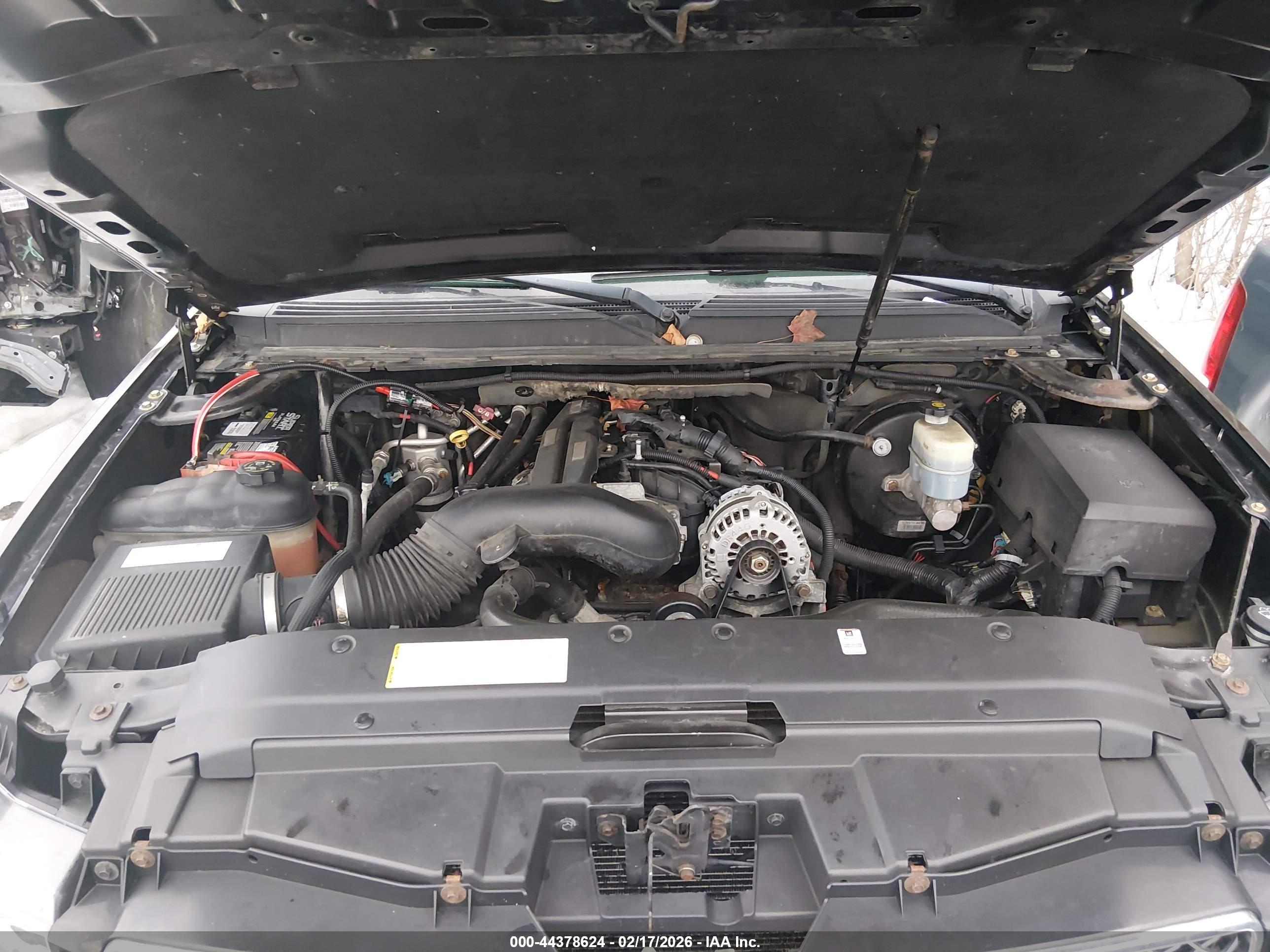 CHEVROLET SUBURBAN image 10