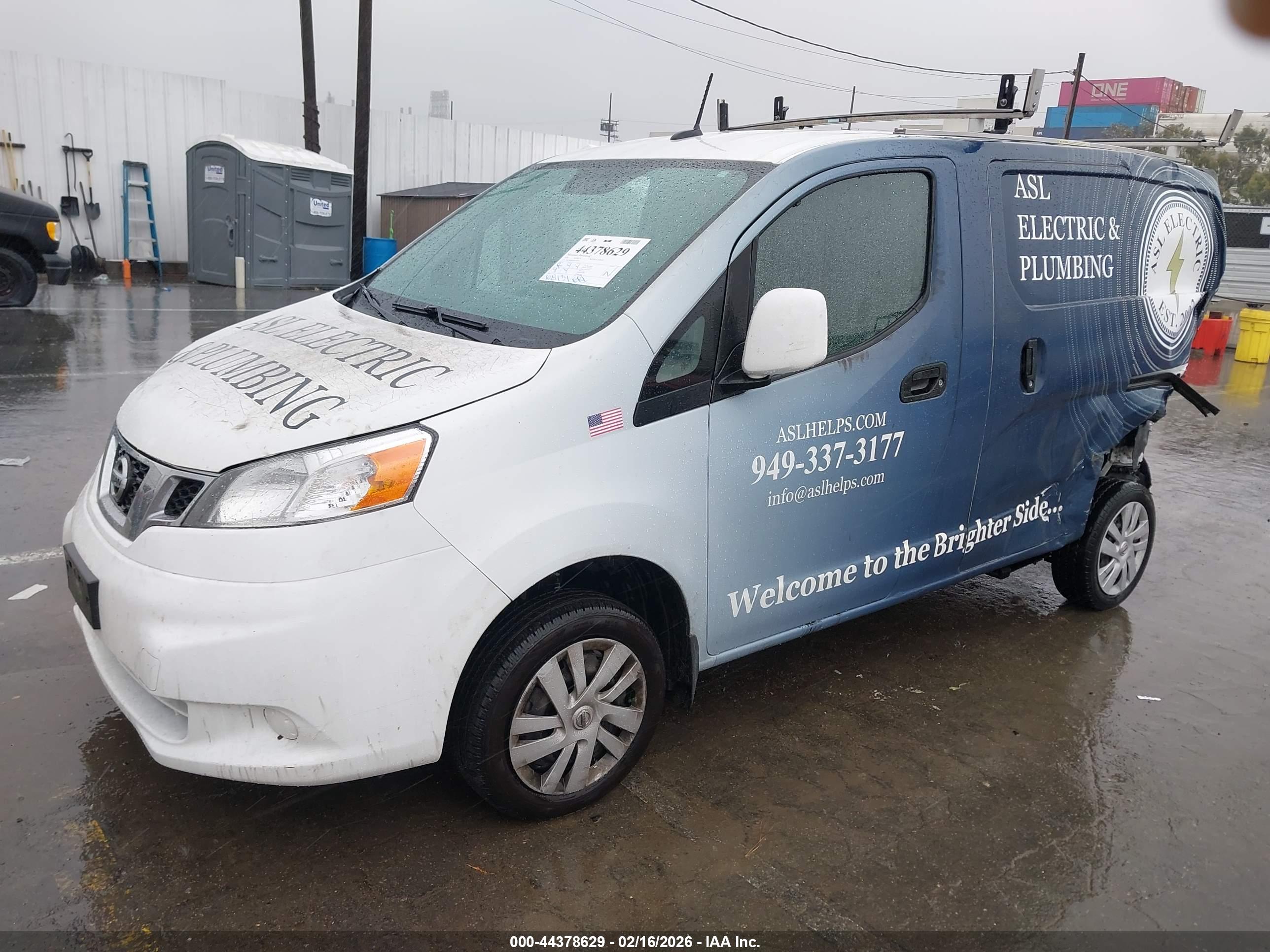 NISSAN NV200 image 2