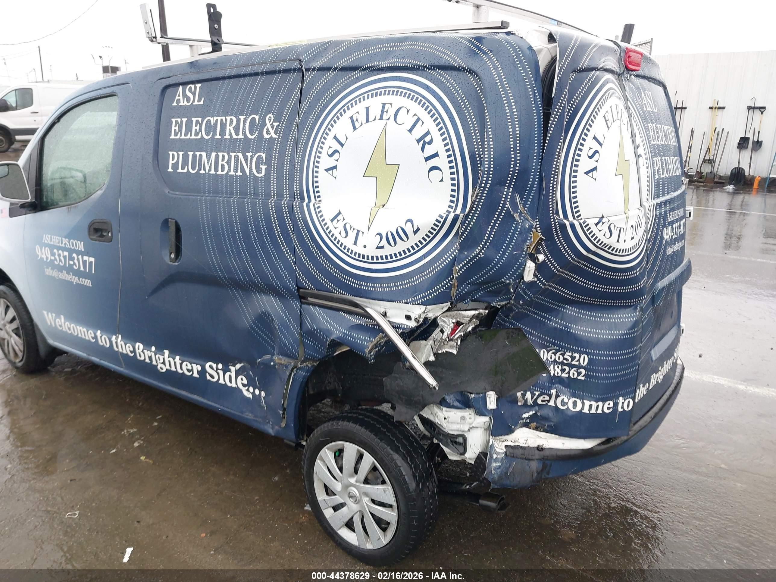 NISSAN NV200 image 6
