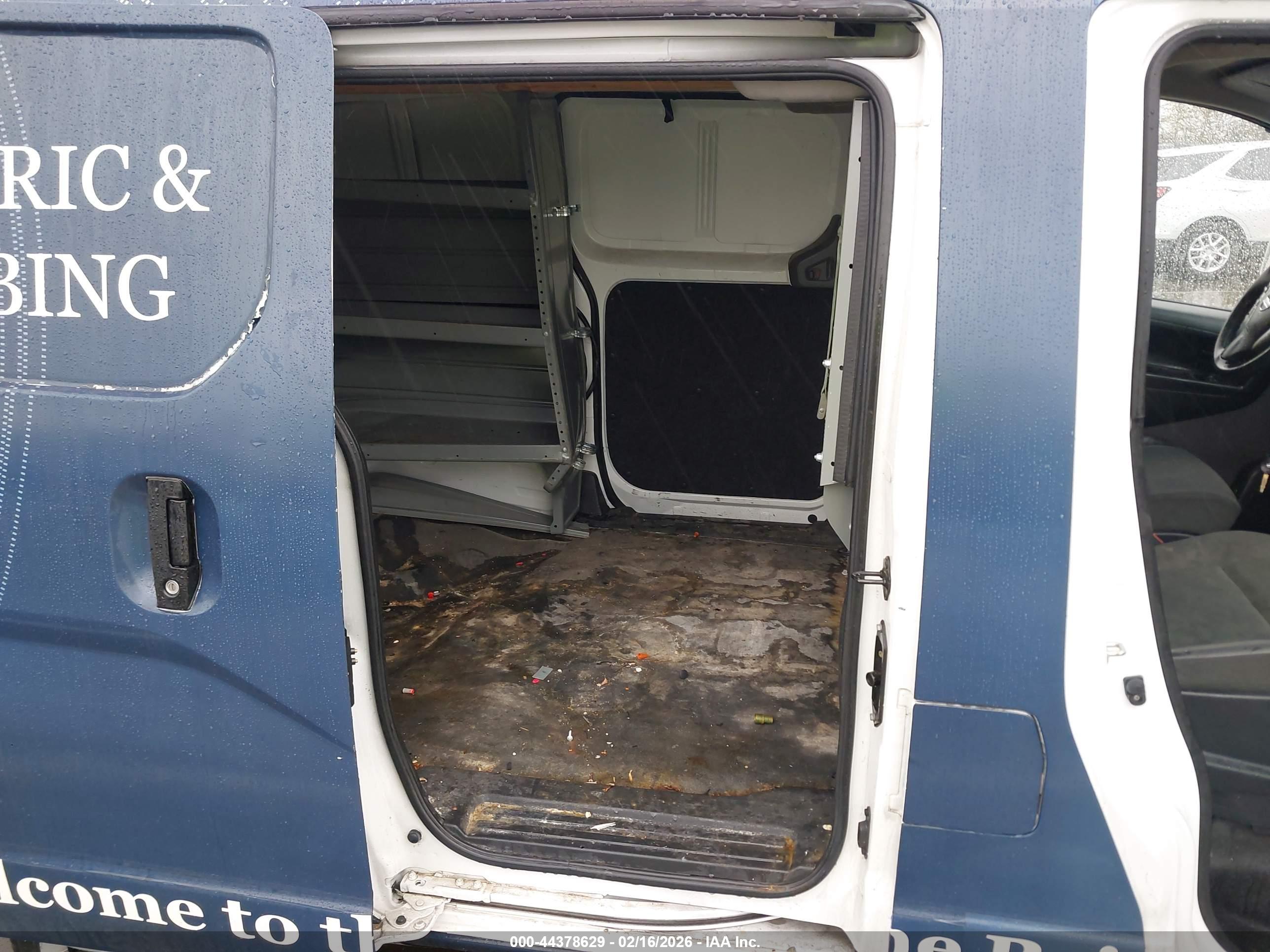 NISSAN NV200 image 8