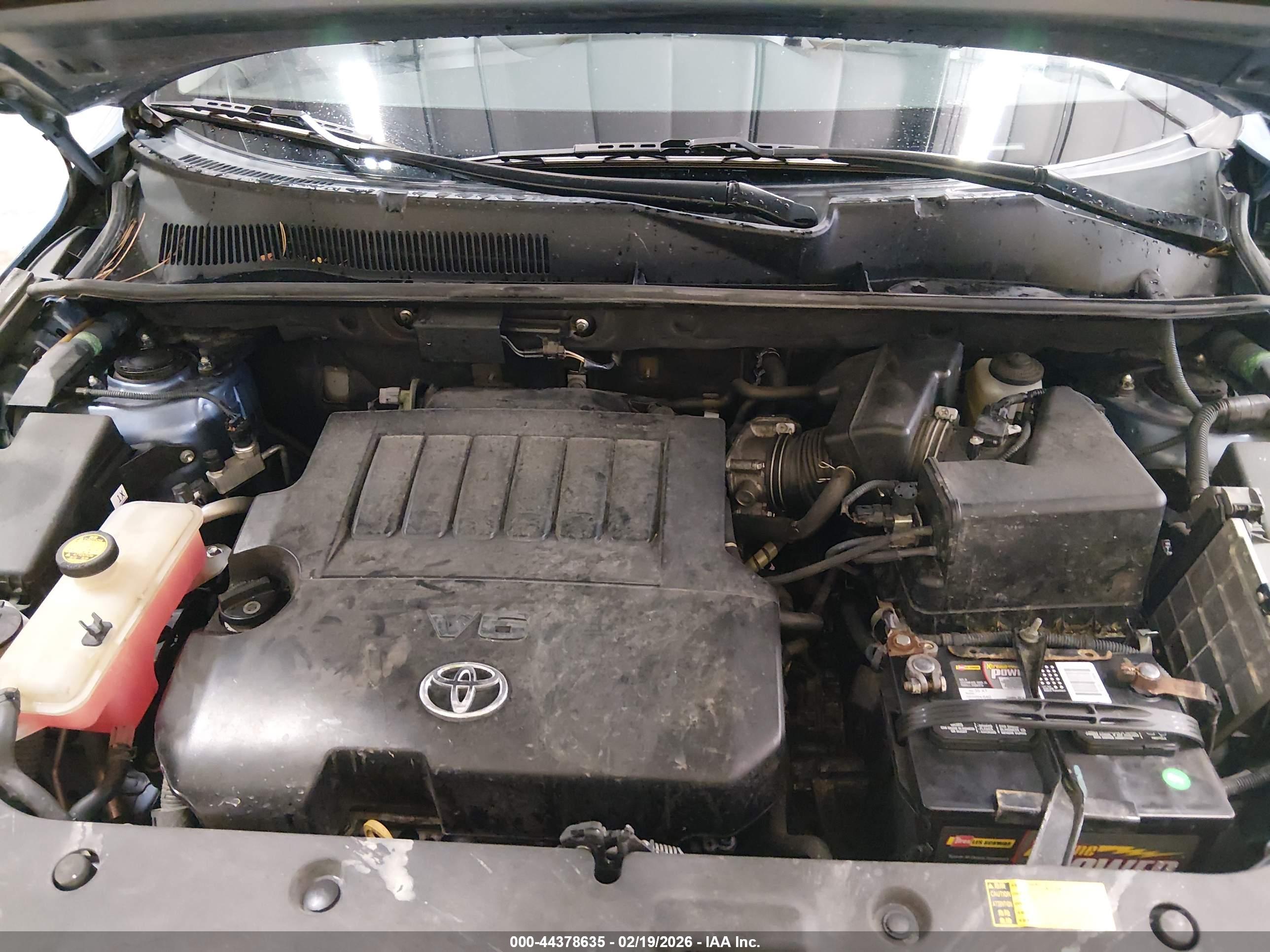 TOYOTA RAV4 image 10
