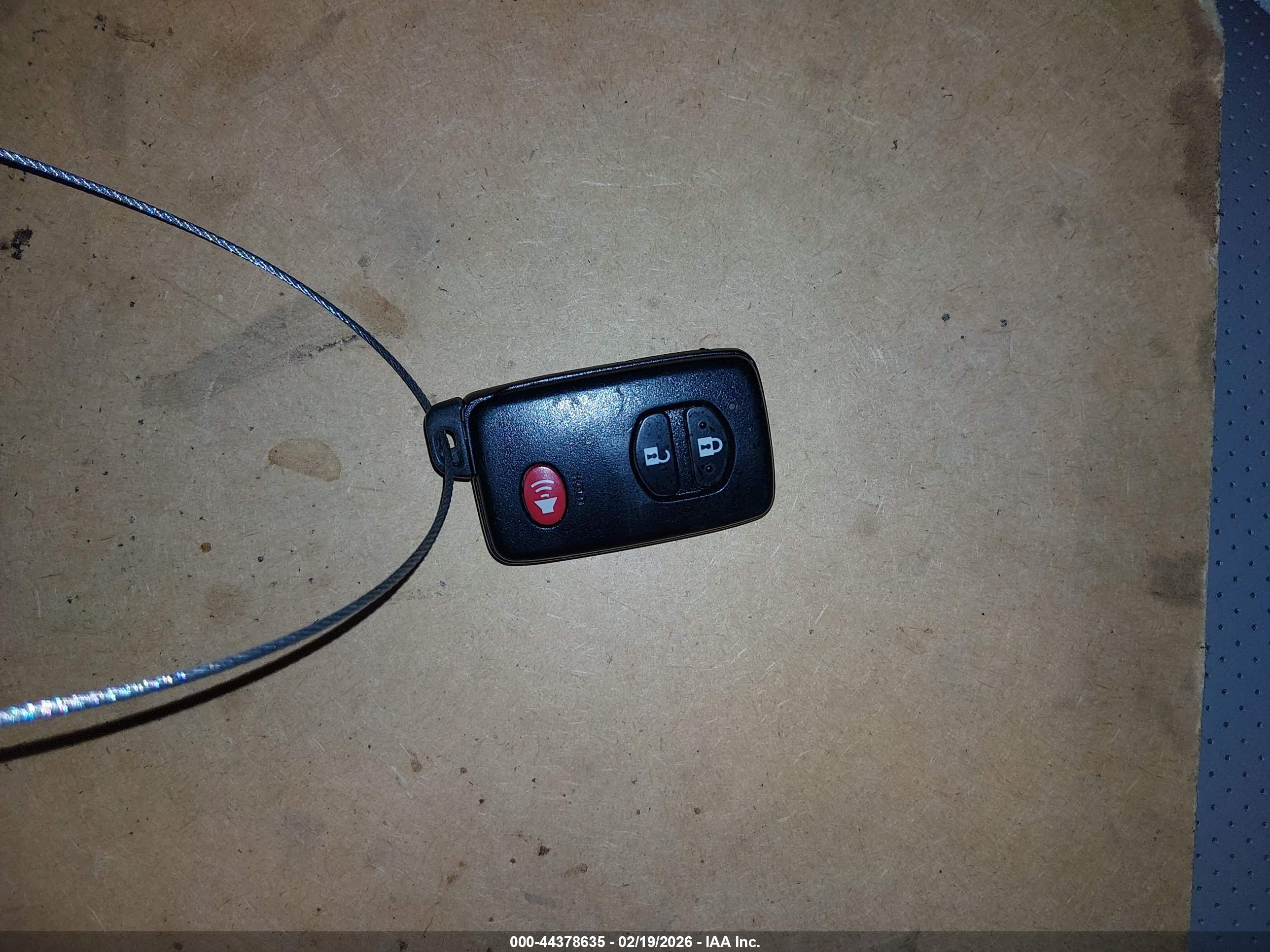 TOYOTA RAV4 image 11