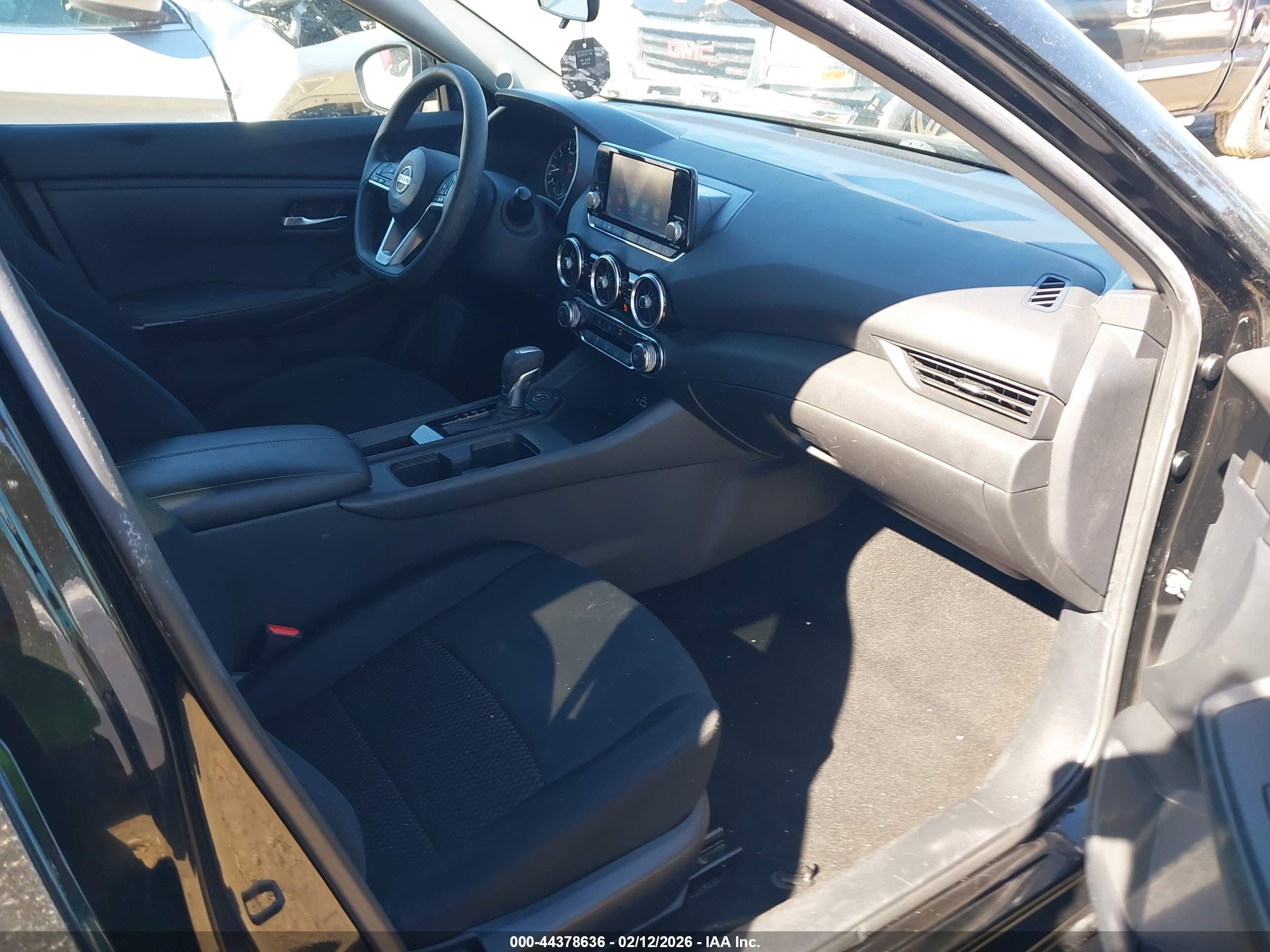 NISSAN SENTRA image 5