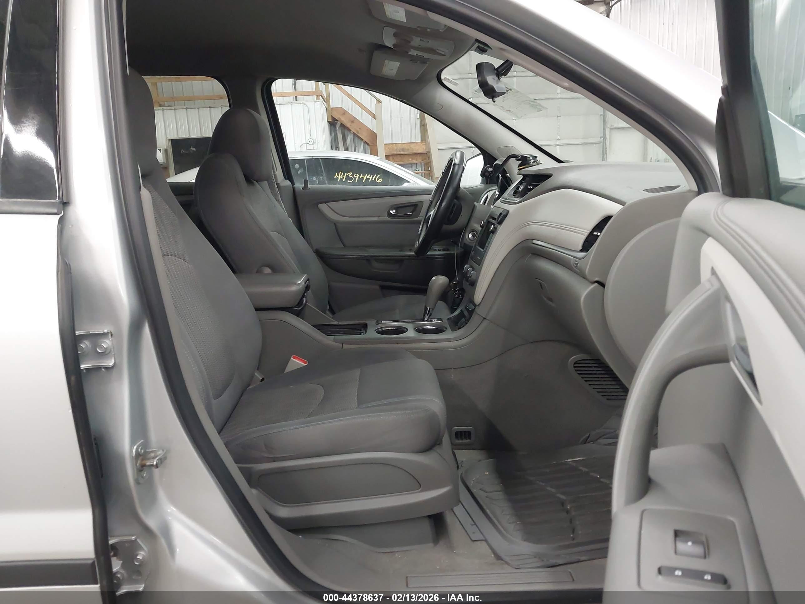 CHEVROLET TRAVERSE image 5