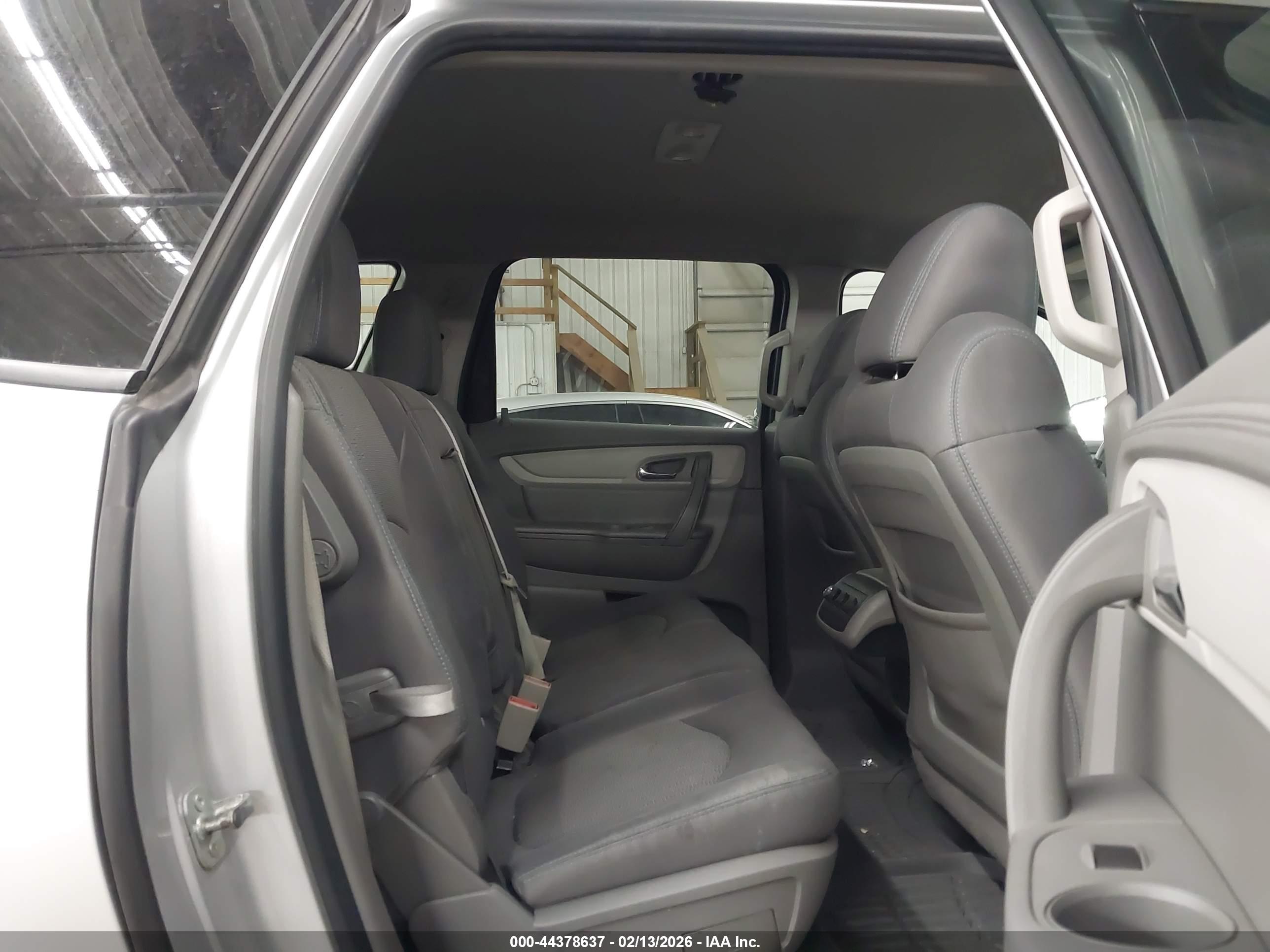 CHEVROLET TRAVERSE image 8