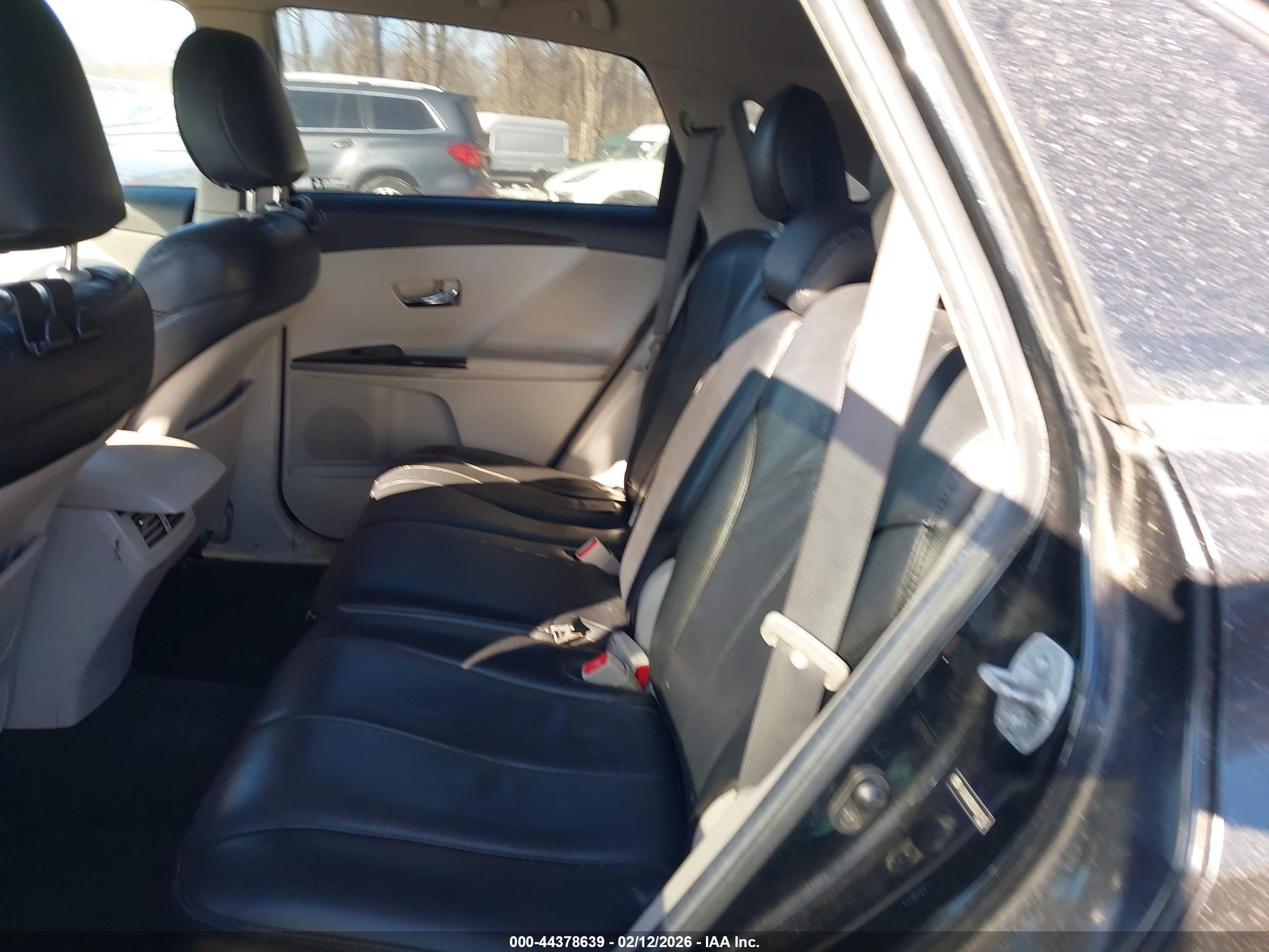 TOYOTA VENZA image 8