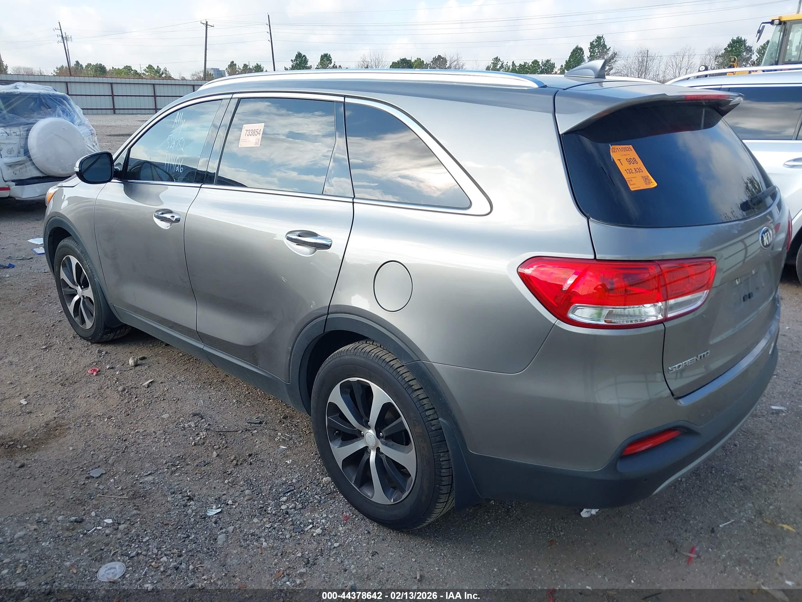 KIA SORENTO image 3