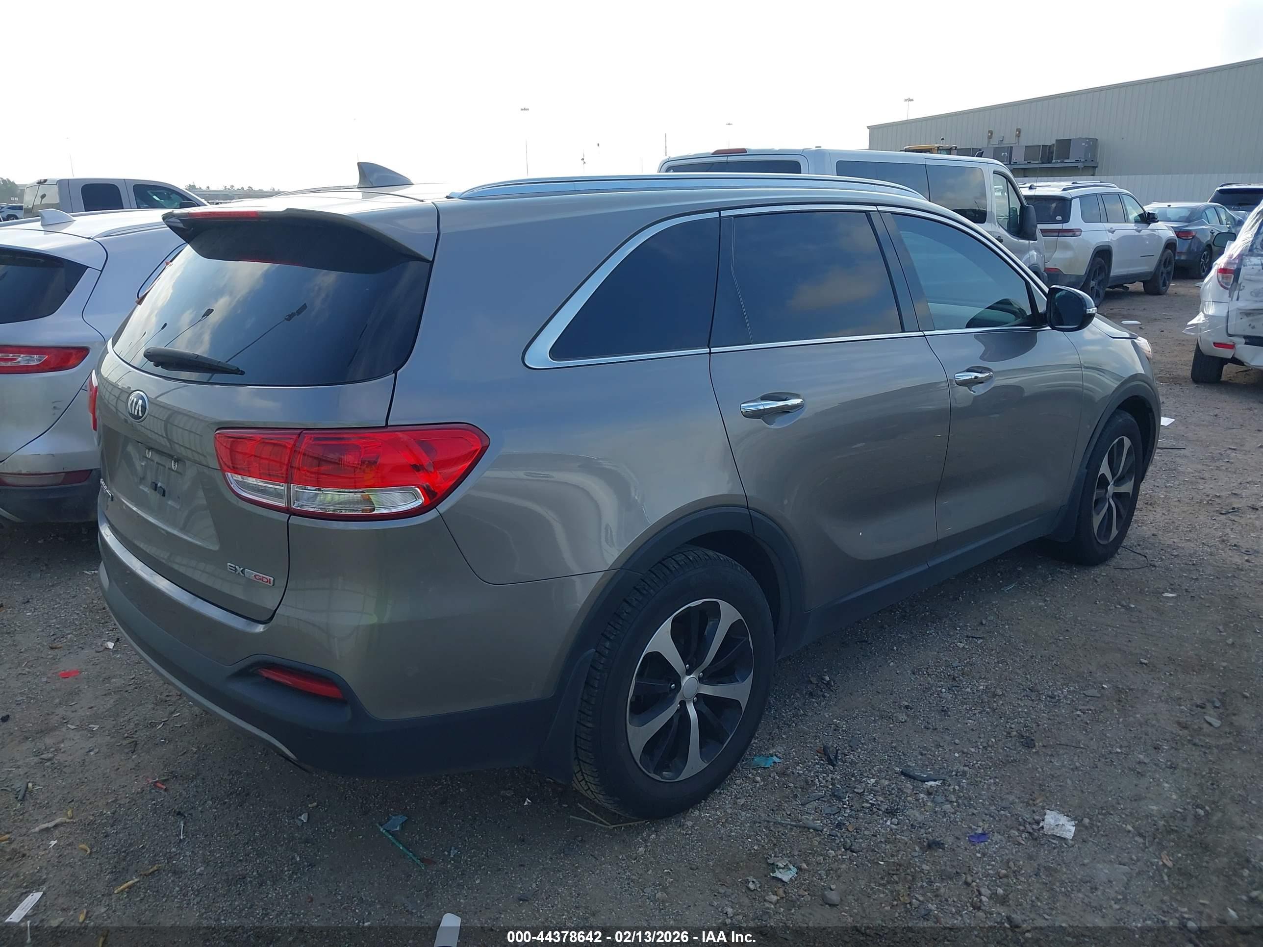 KIA SORENTO image 4