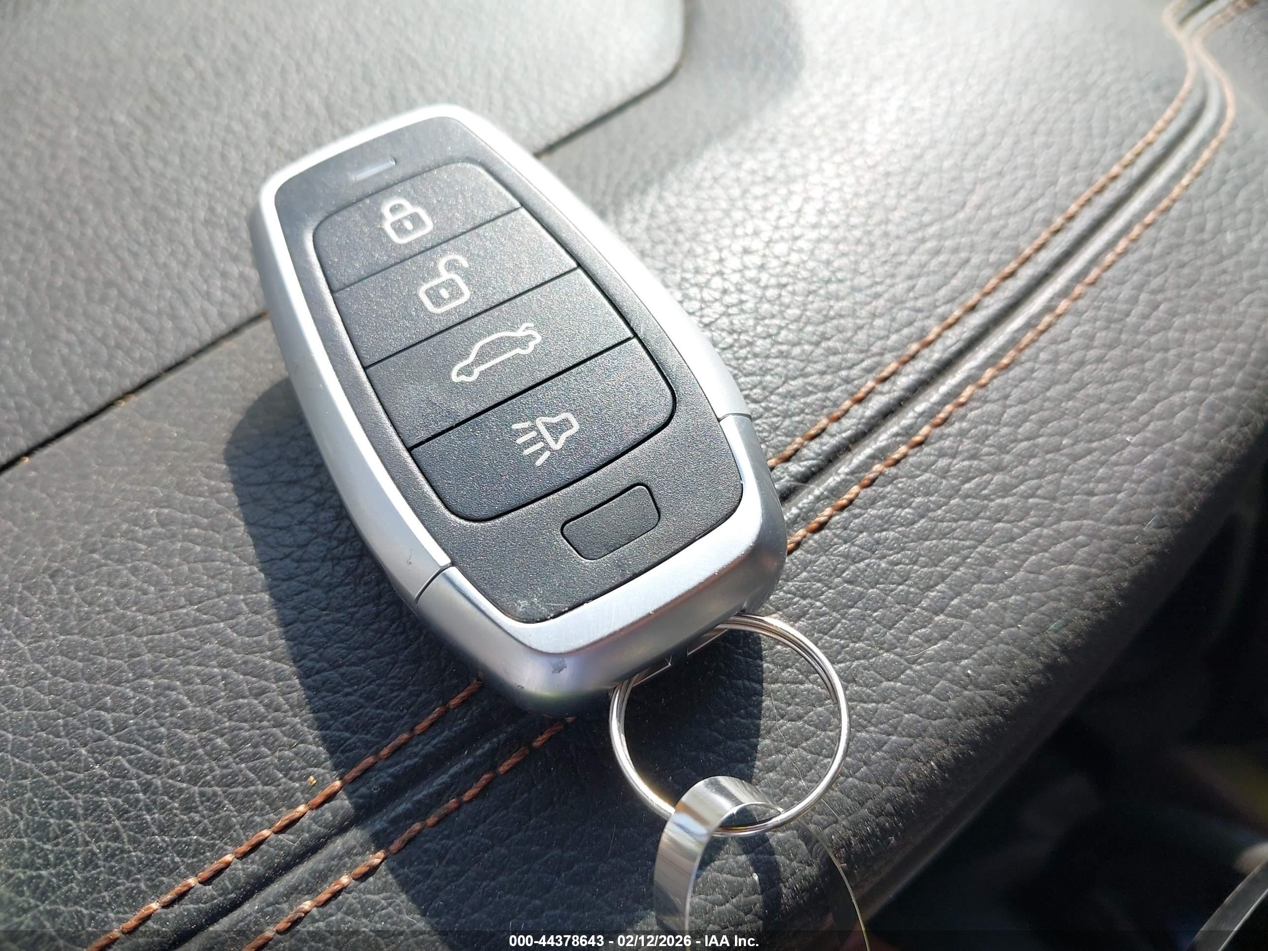 NISSAN TITAN image 11