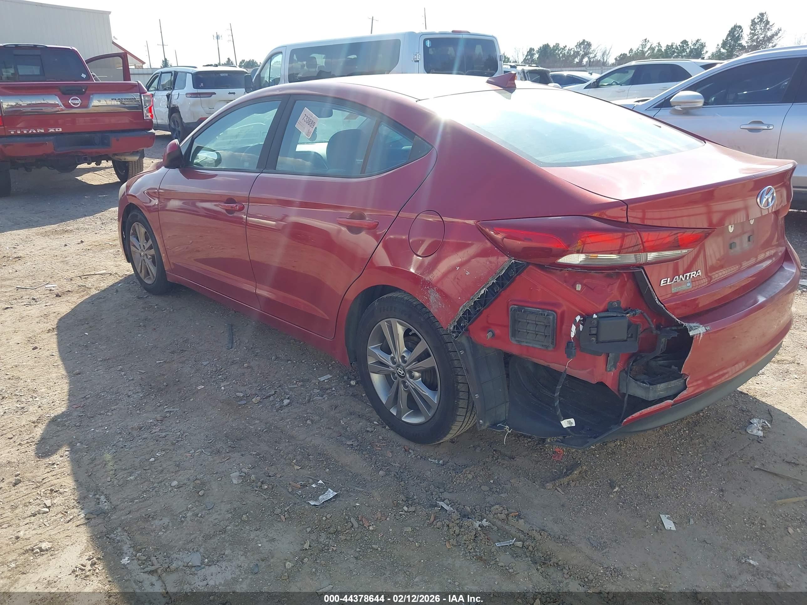 HYUNDAI ELANTRA image 3