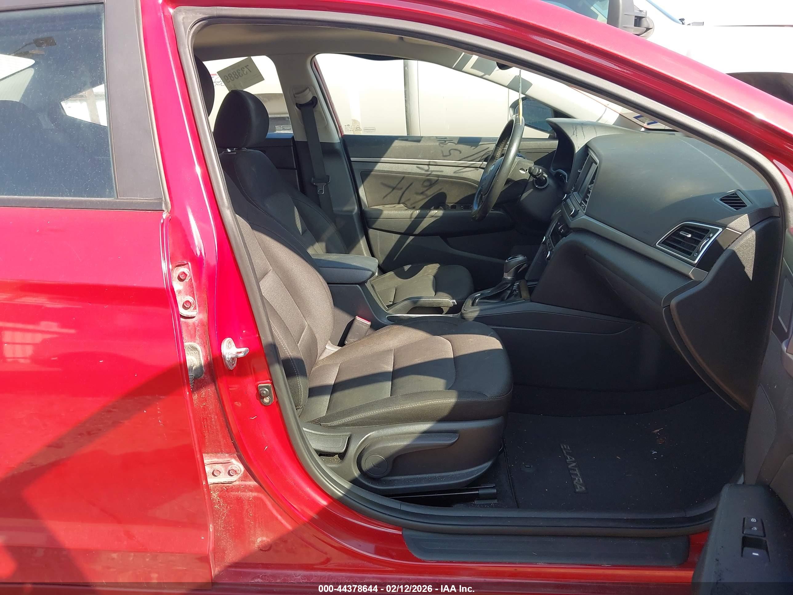 HYUNDAI ELANTRA image 5