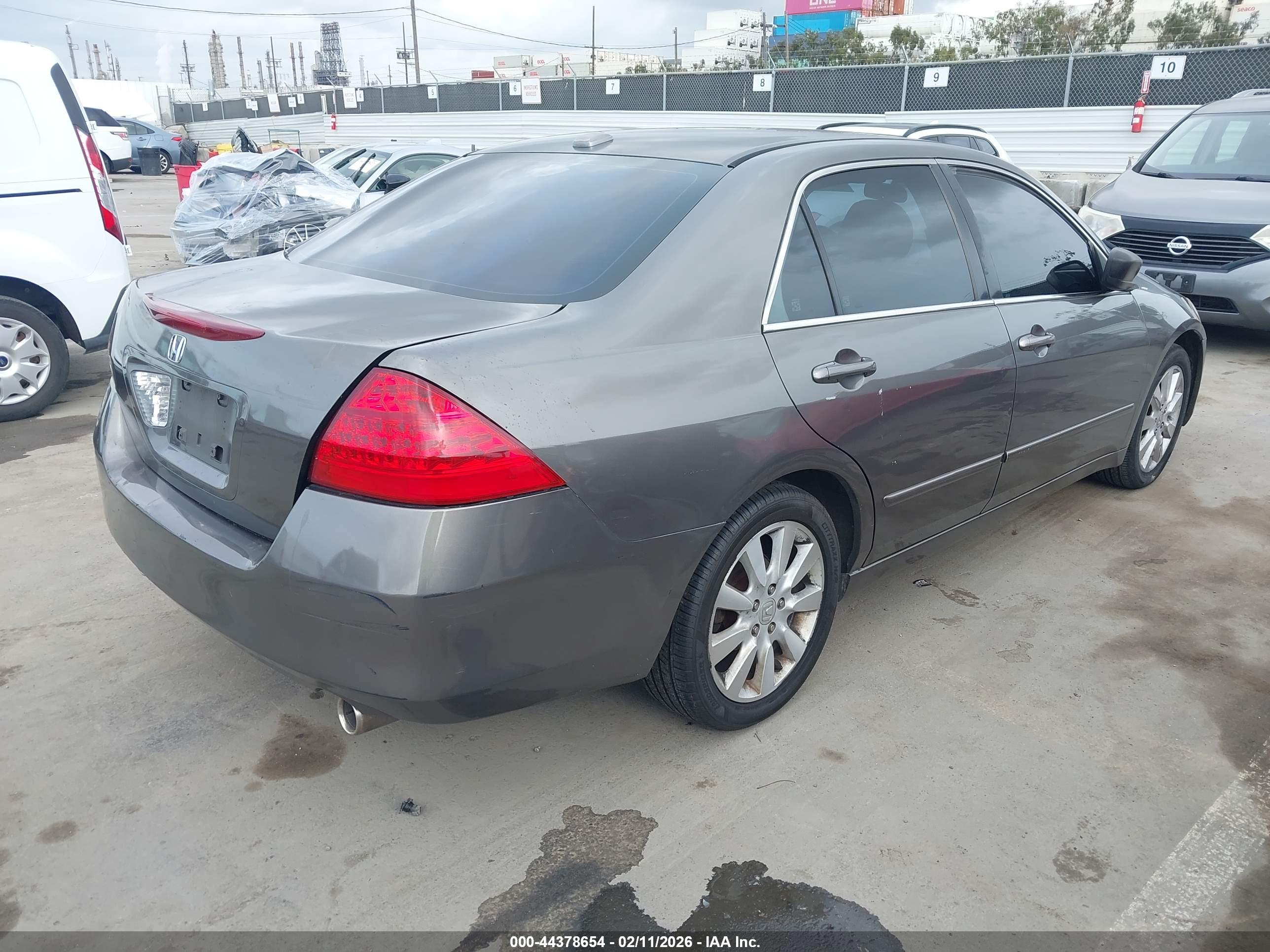 HONDA ACCORD image 4