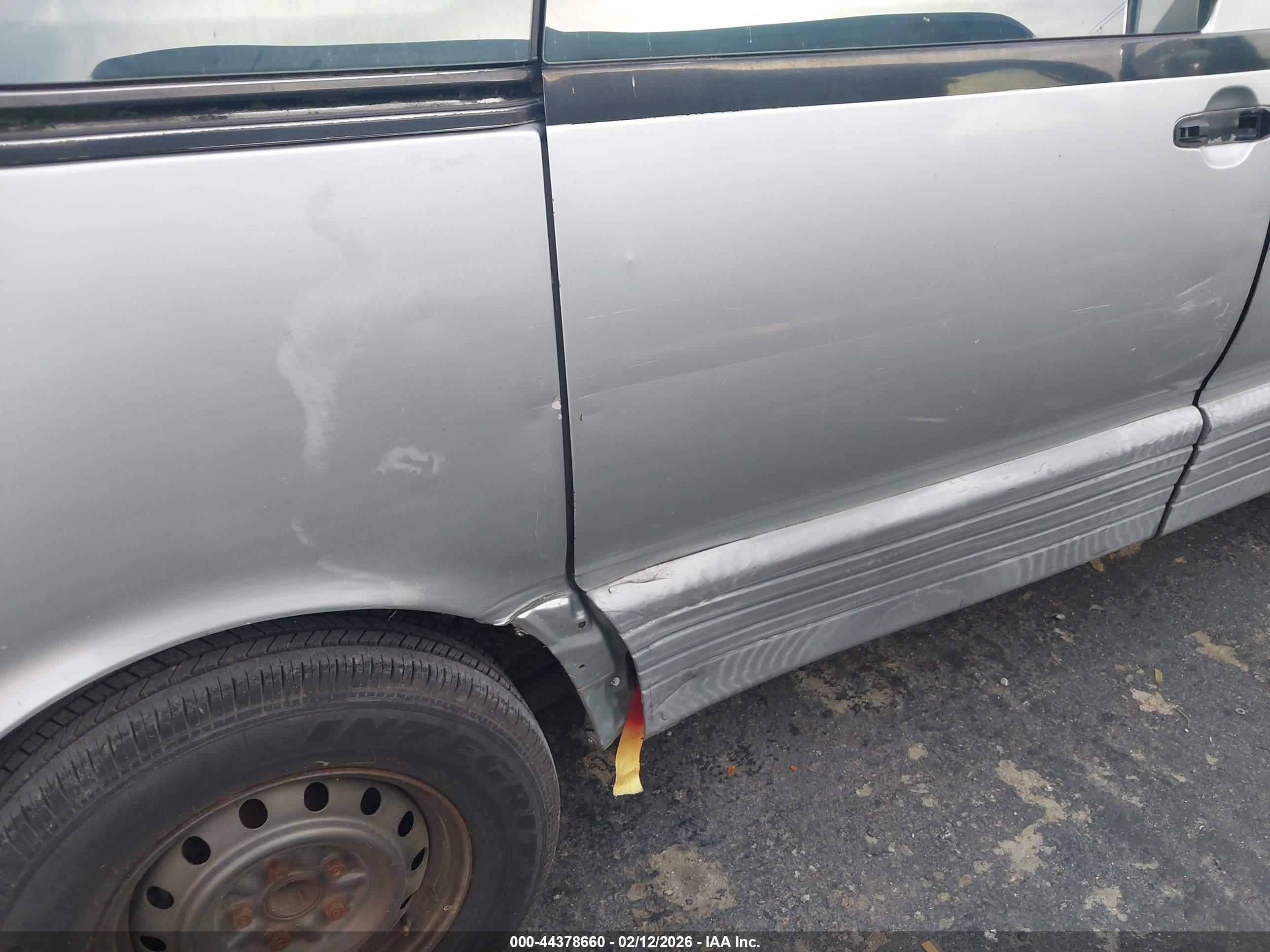 TOYOTA PREVIA image 6
