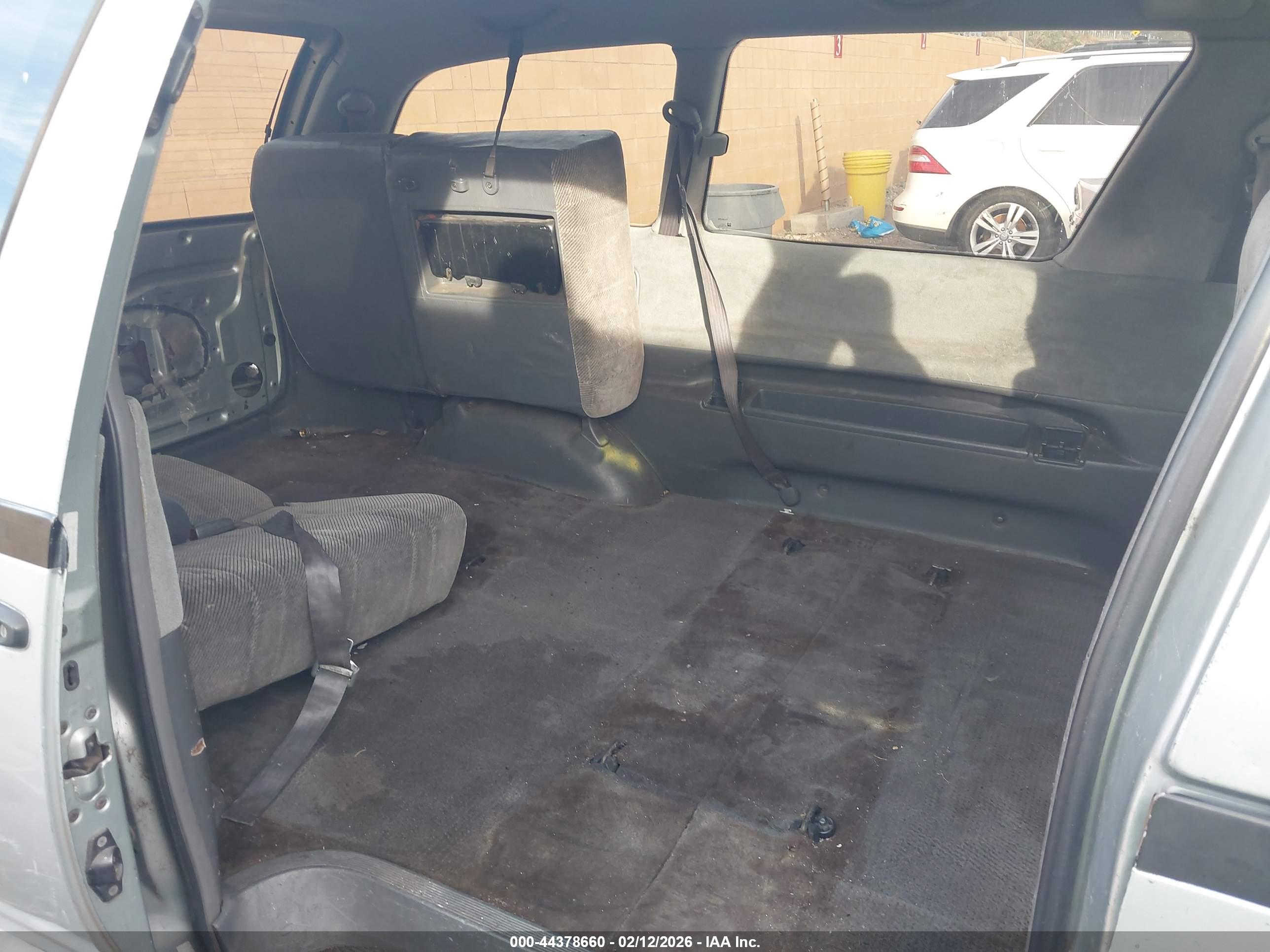 TOYOTA PREVIA image 8