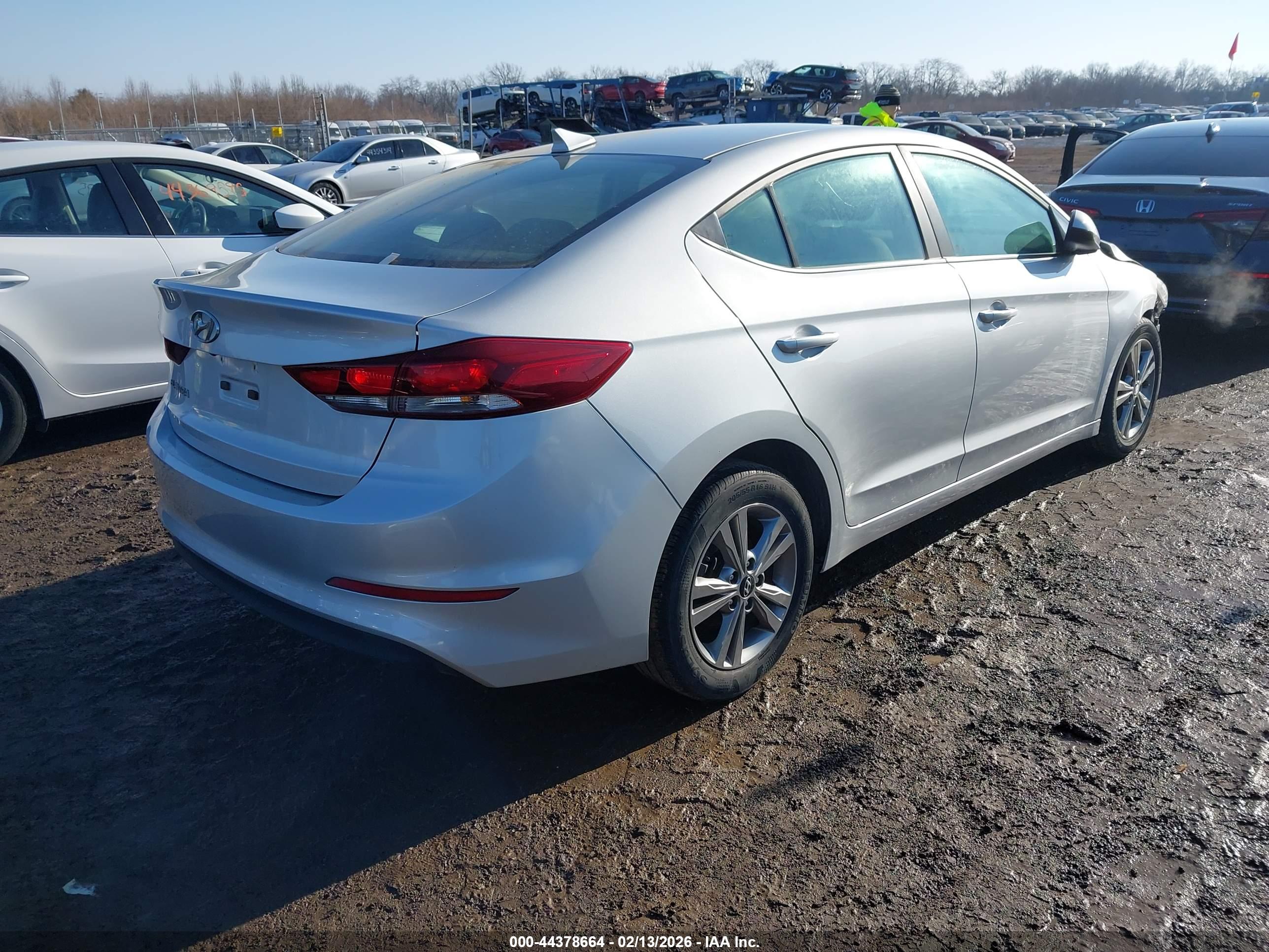 HYUNDAI ELANTRA image 4