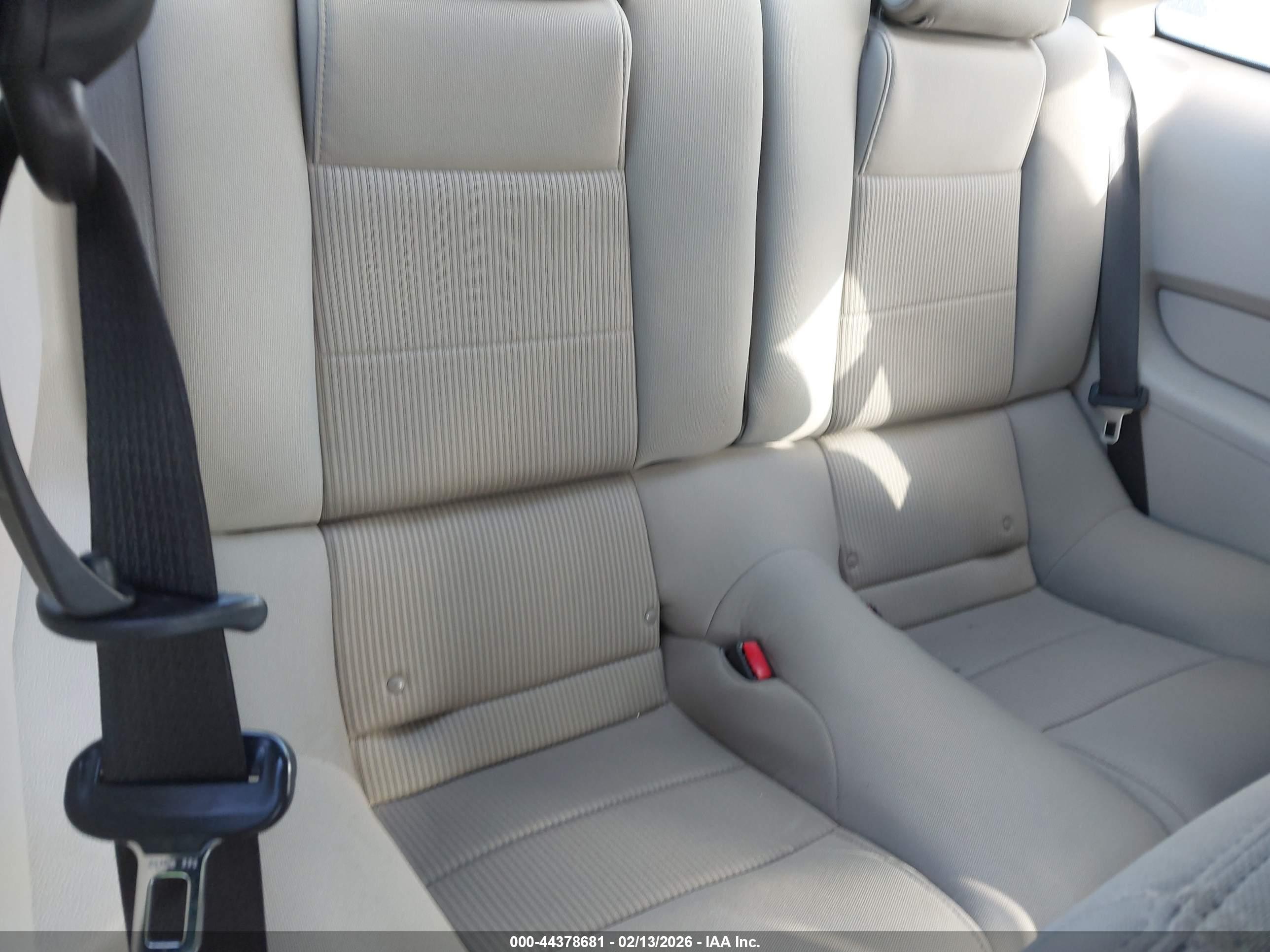 FORD MUSTANG image 8