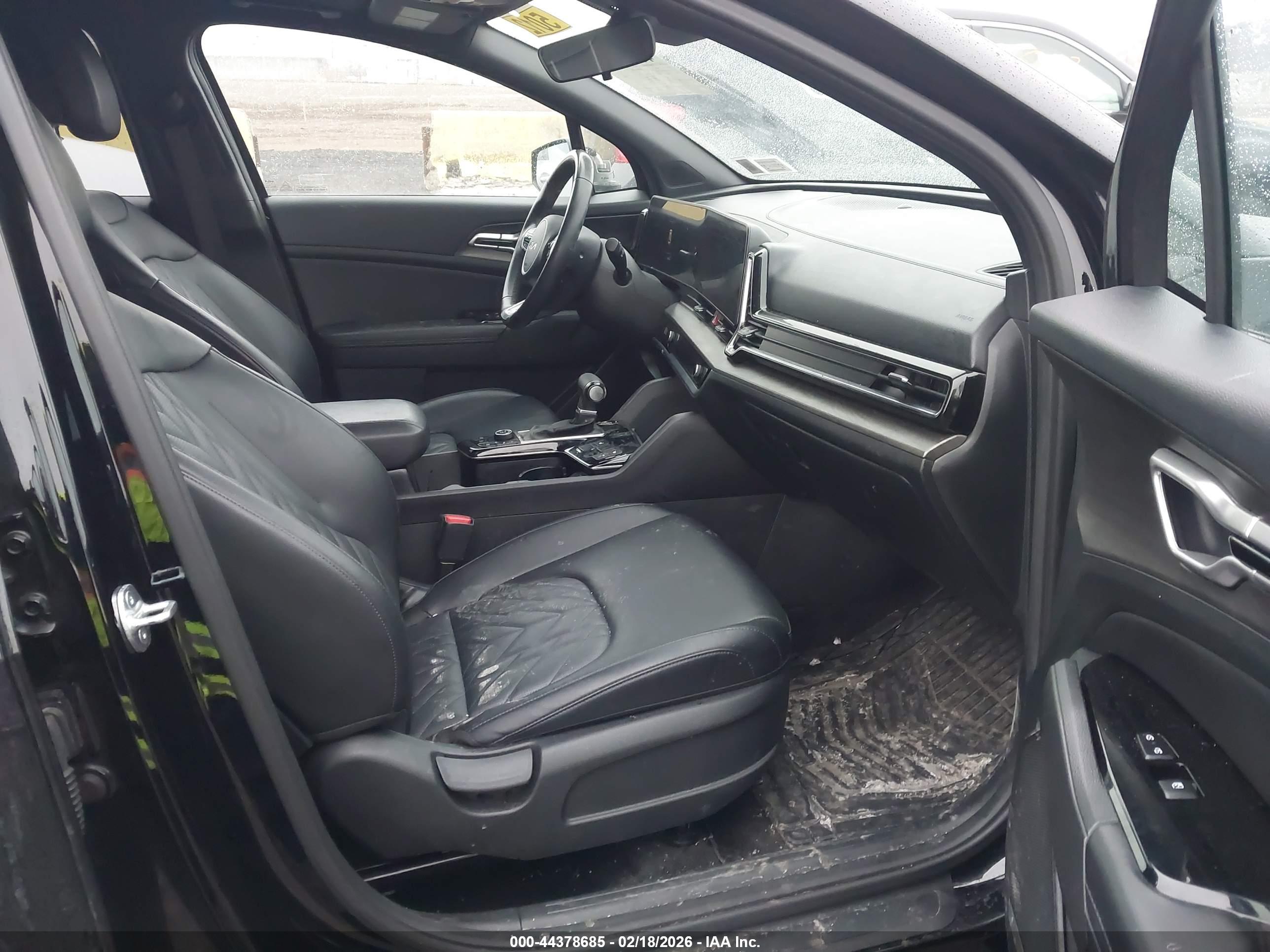 KIA SPORTAGE image 5