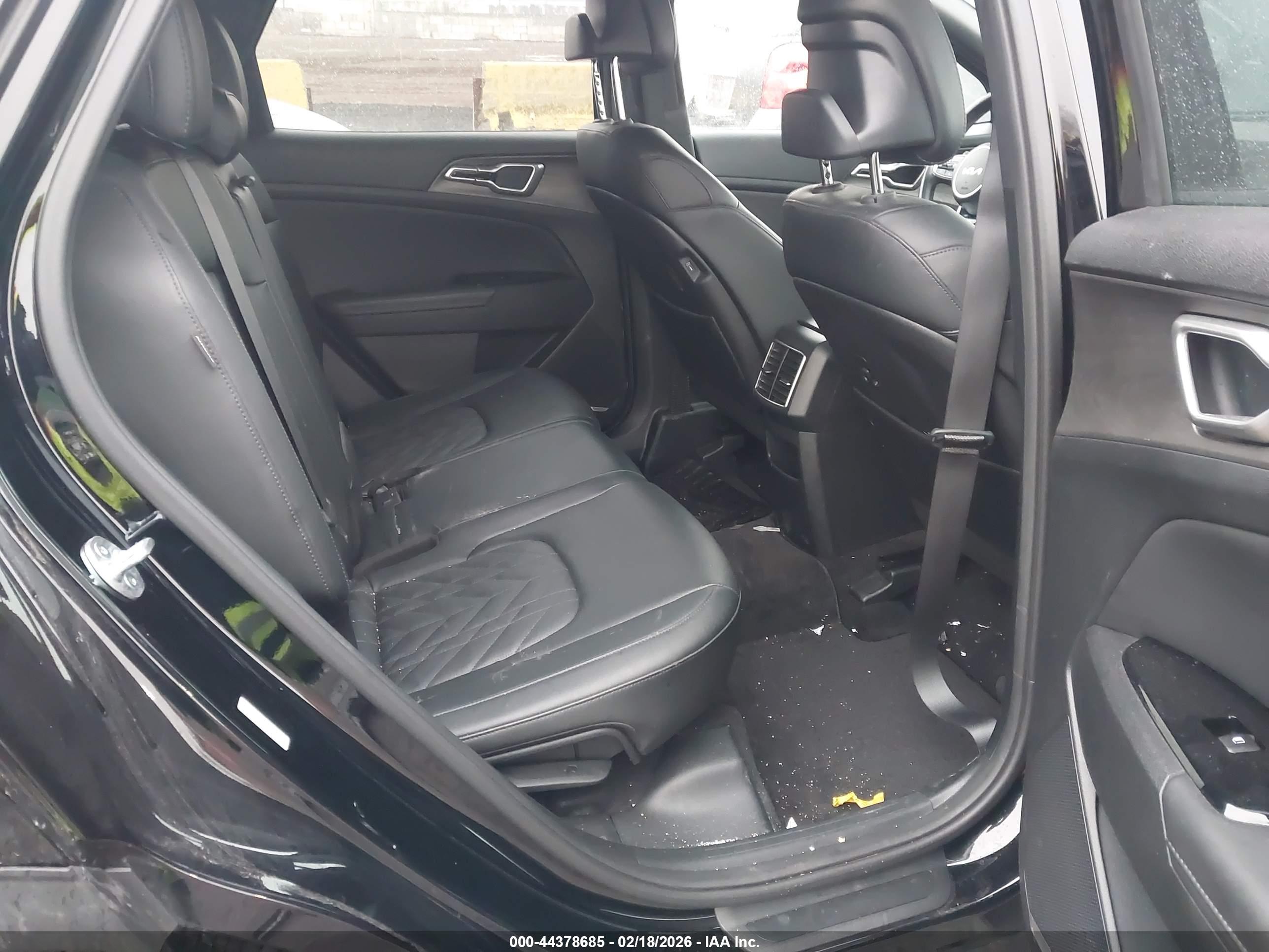 KIA SPORTAGE image 8