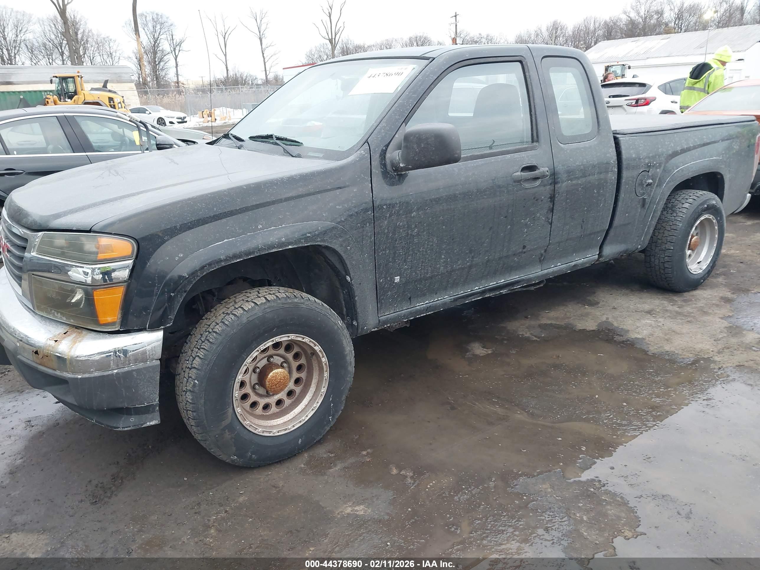 GMC CANYON image 2