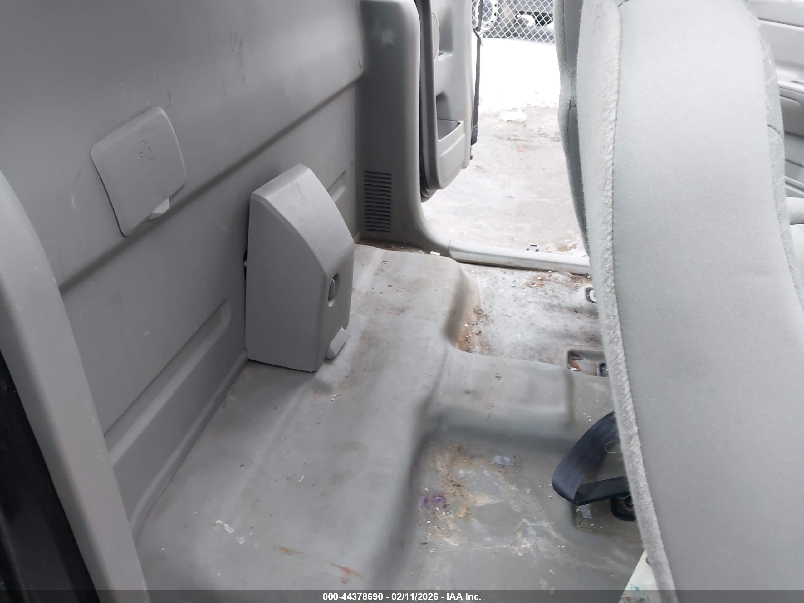 GMC CANYON image 8