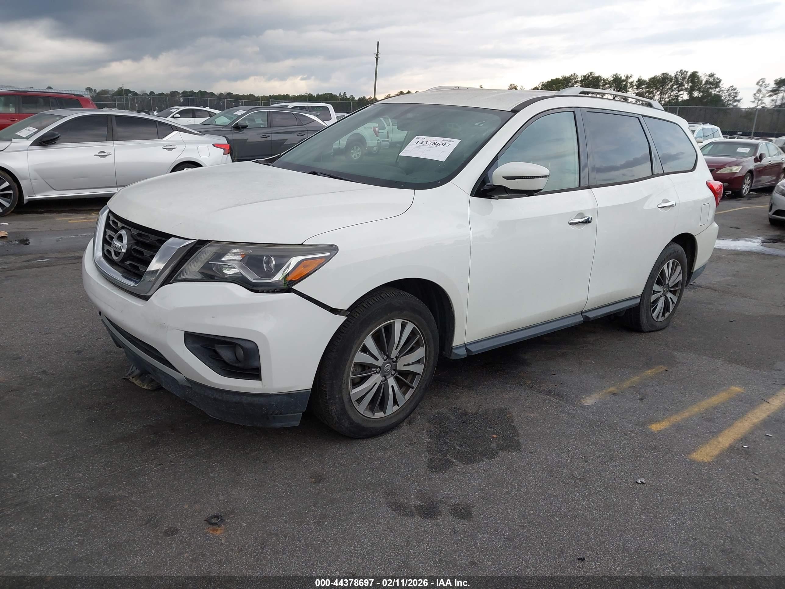 NISSAN PATHFINDER image 2