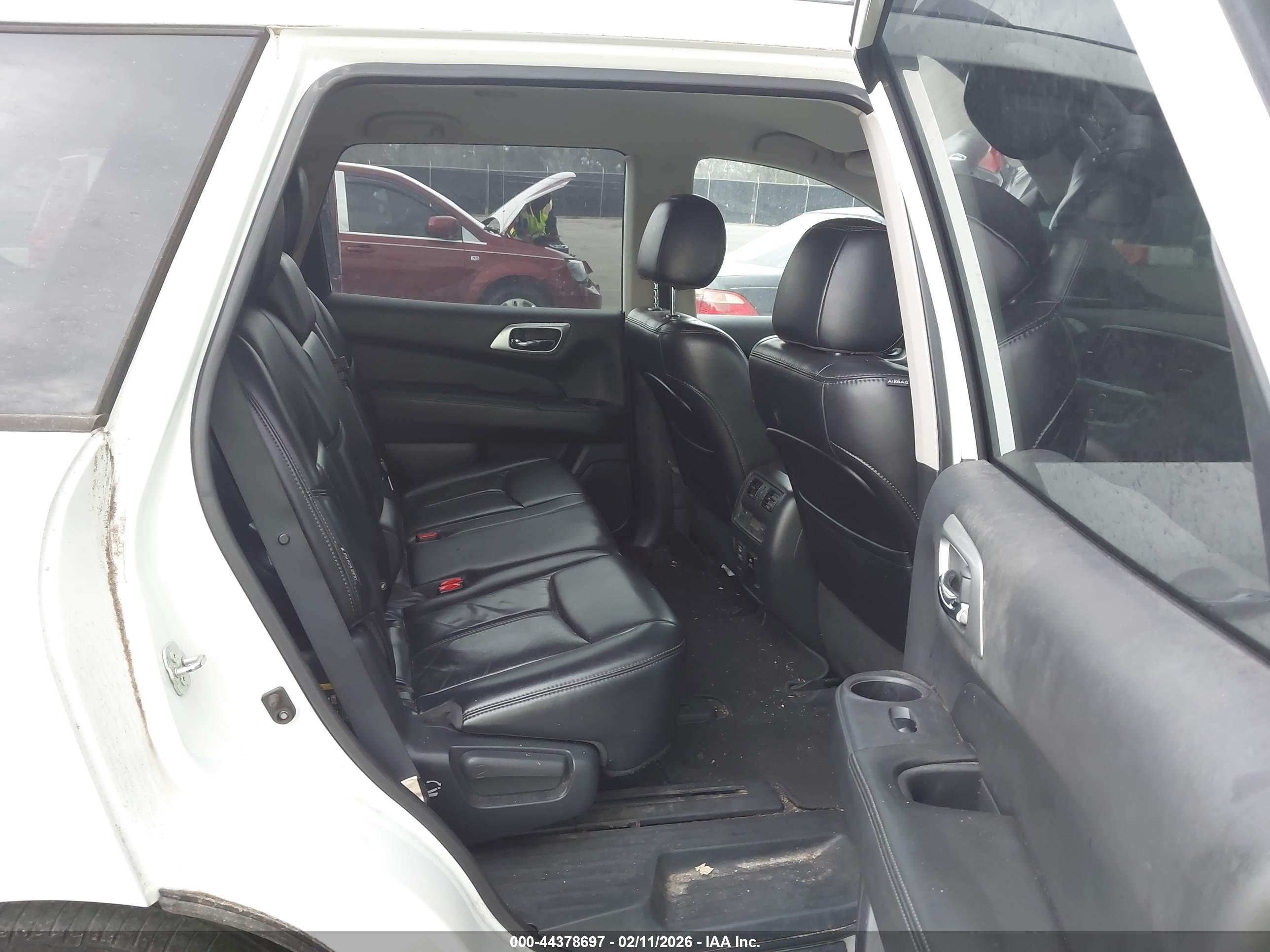 NISSAN PATHFINDER image 8