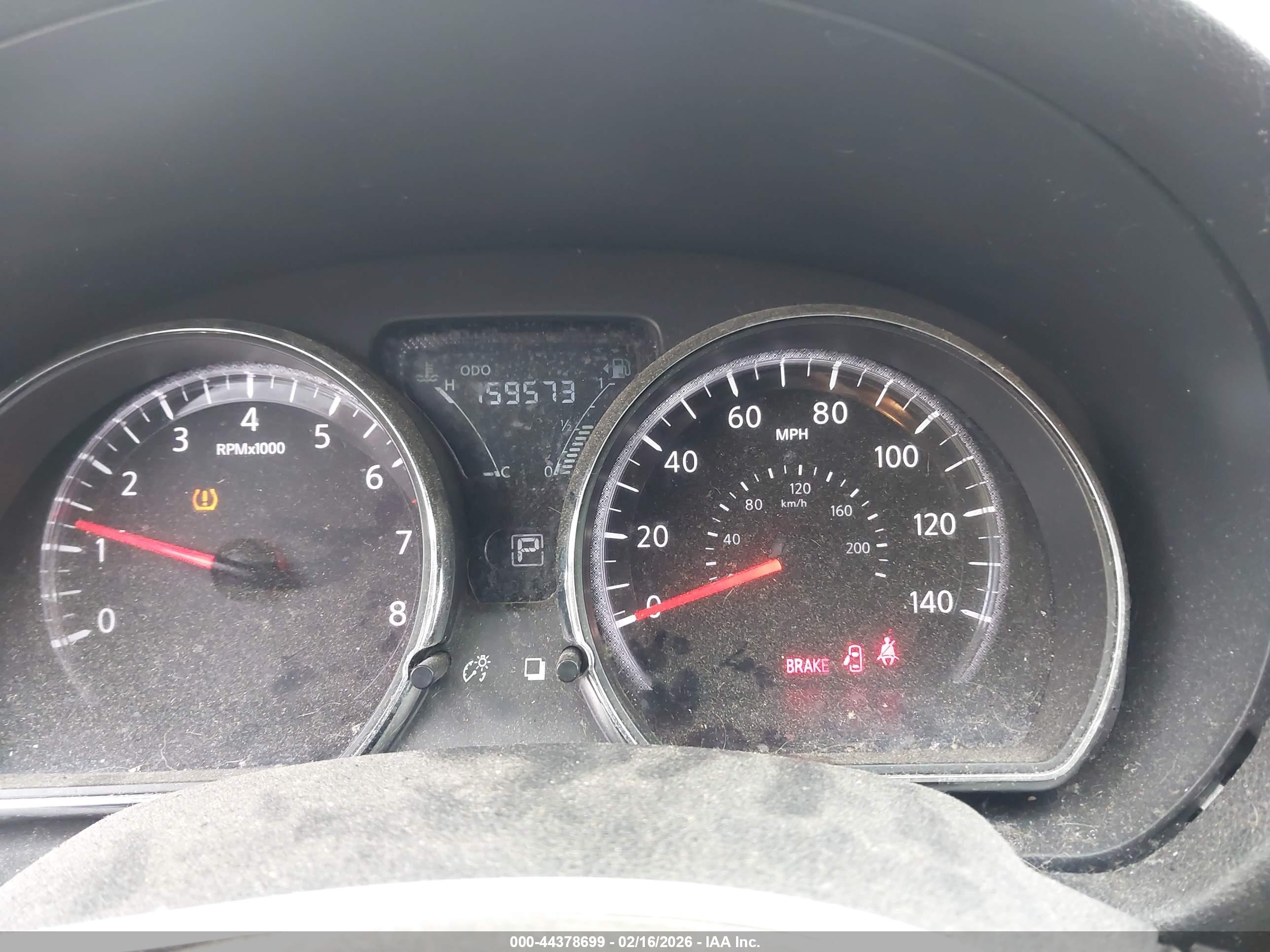 NISSAN VERSA image 7