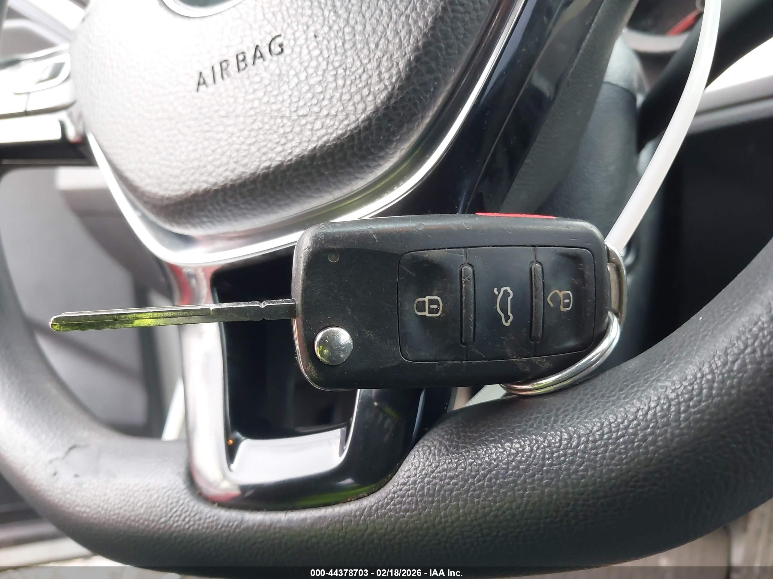 VOLKSWAGEN PASSAT image 11