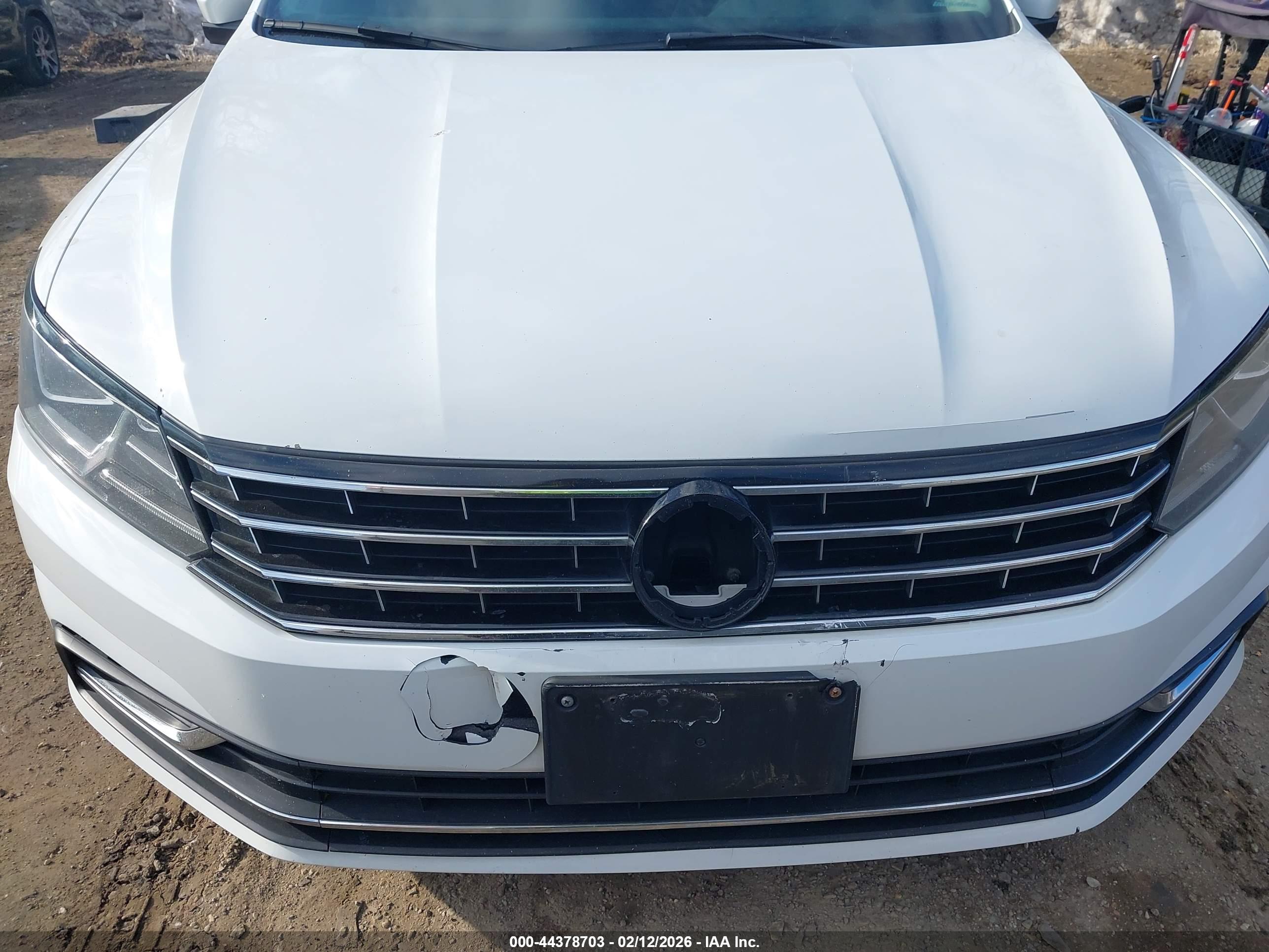 VOLKSWAGEN PASSAT image 6