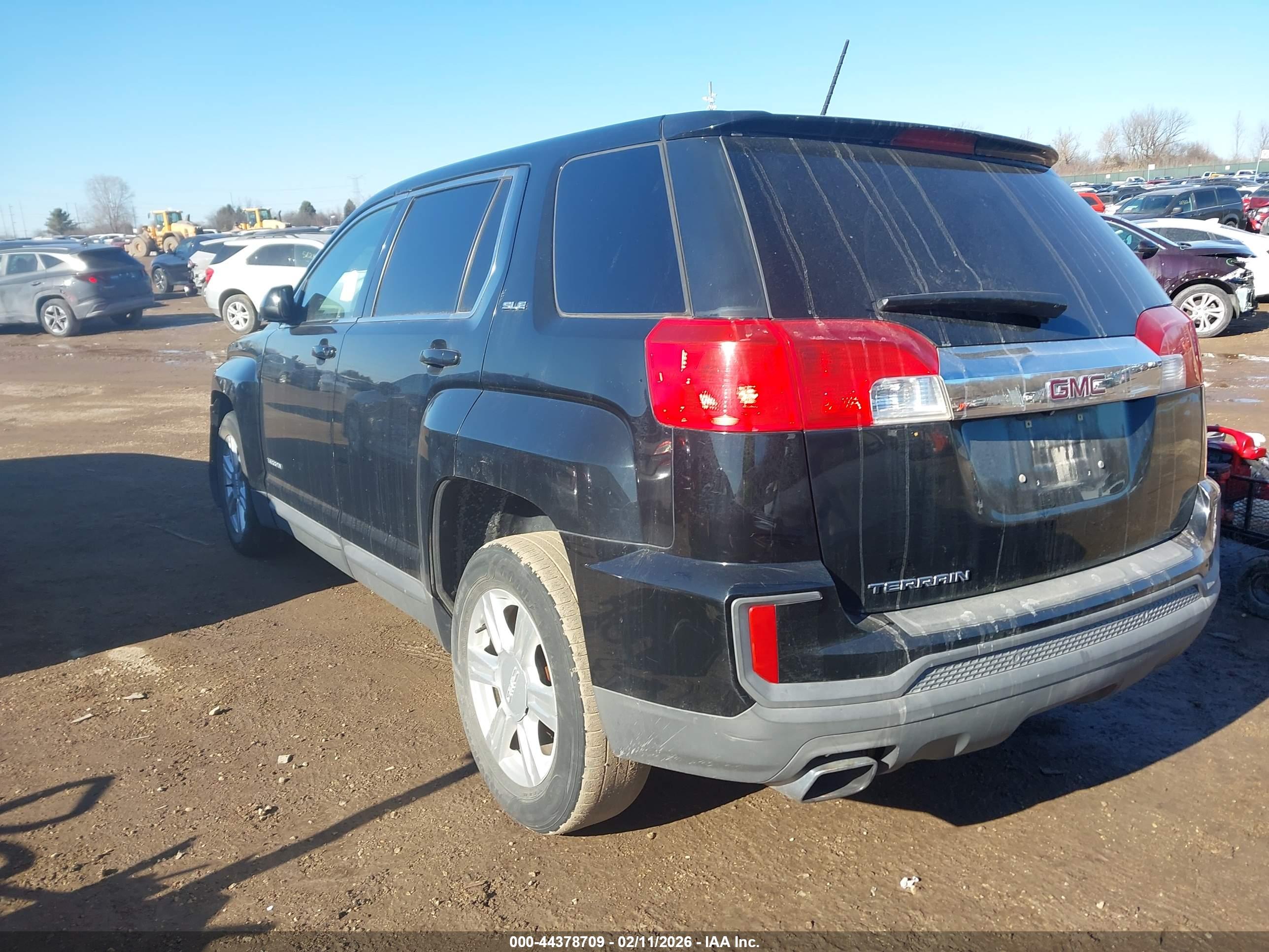 GMC TERRAIN image 3