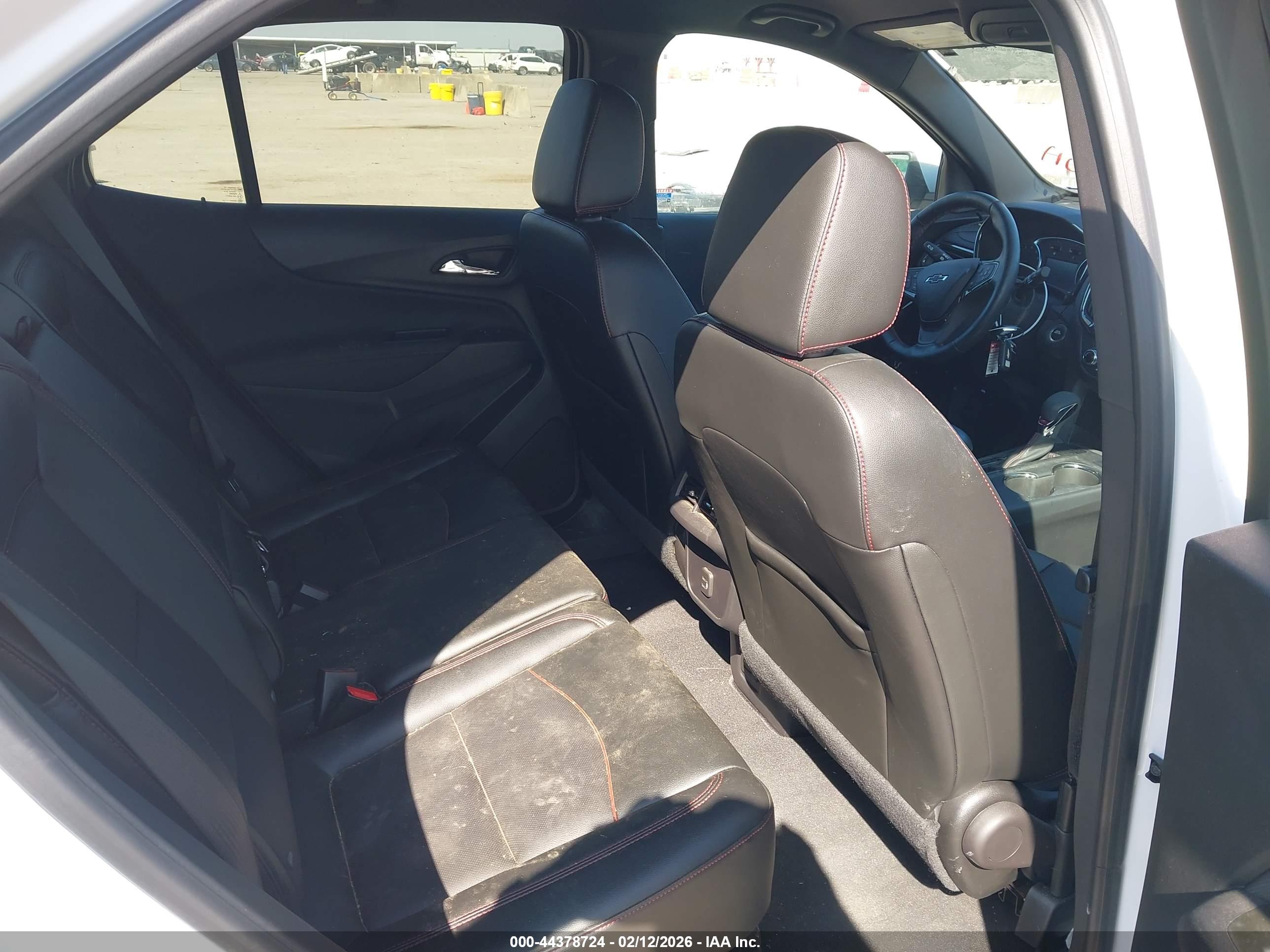CHEVROLET EQUINOX image 8