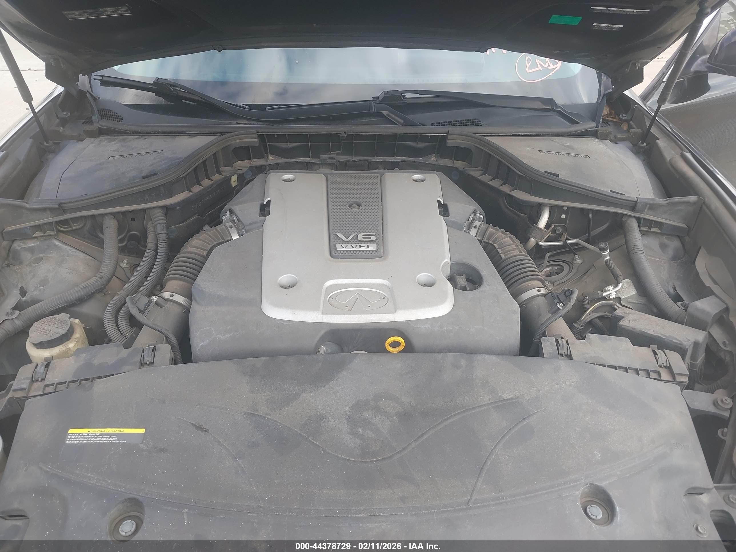INFINITI Q70L image 10