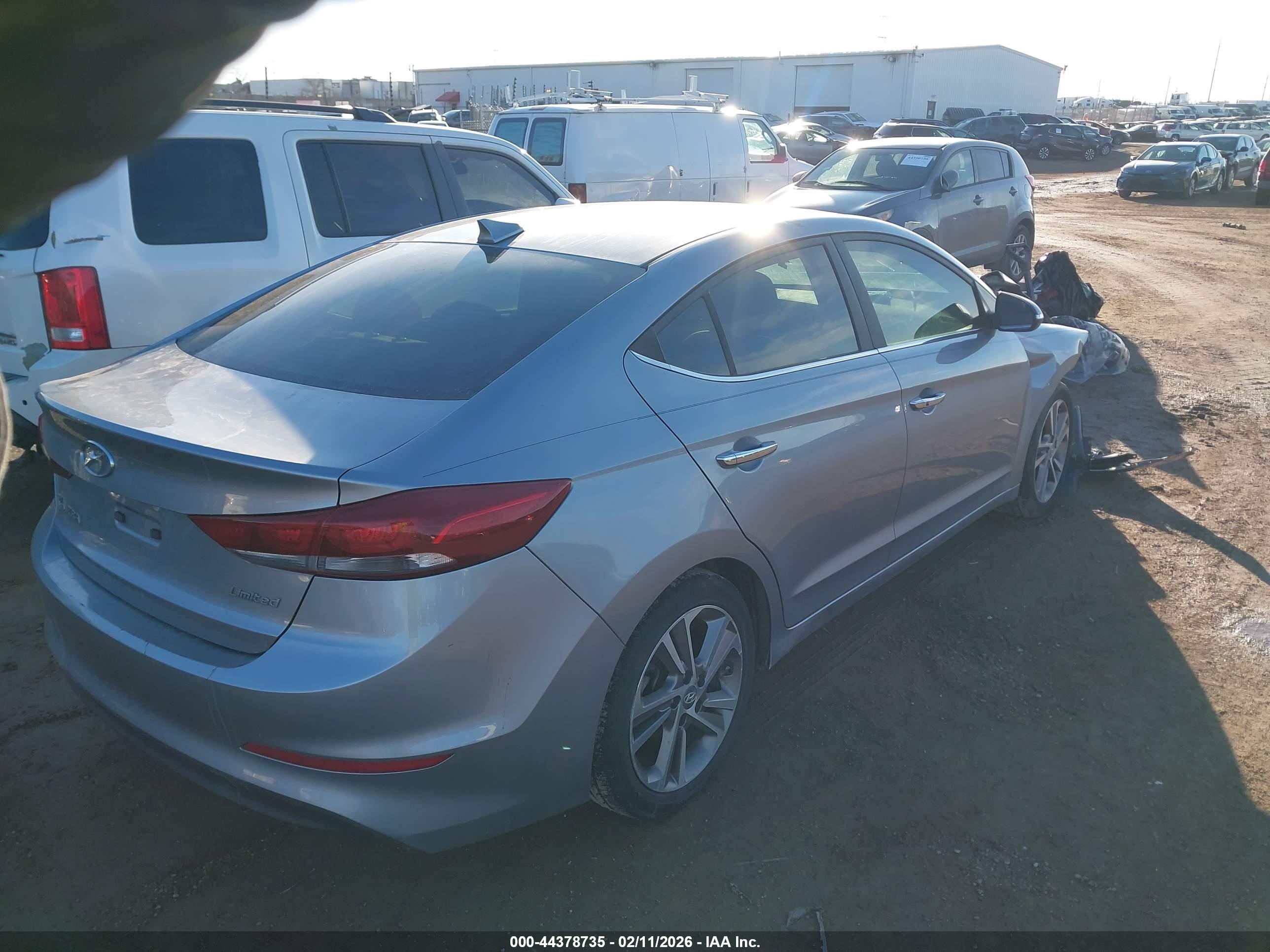 HYUNDAI ELANTRA image 4
