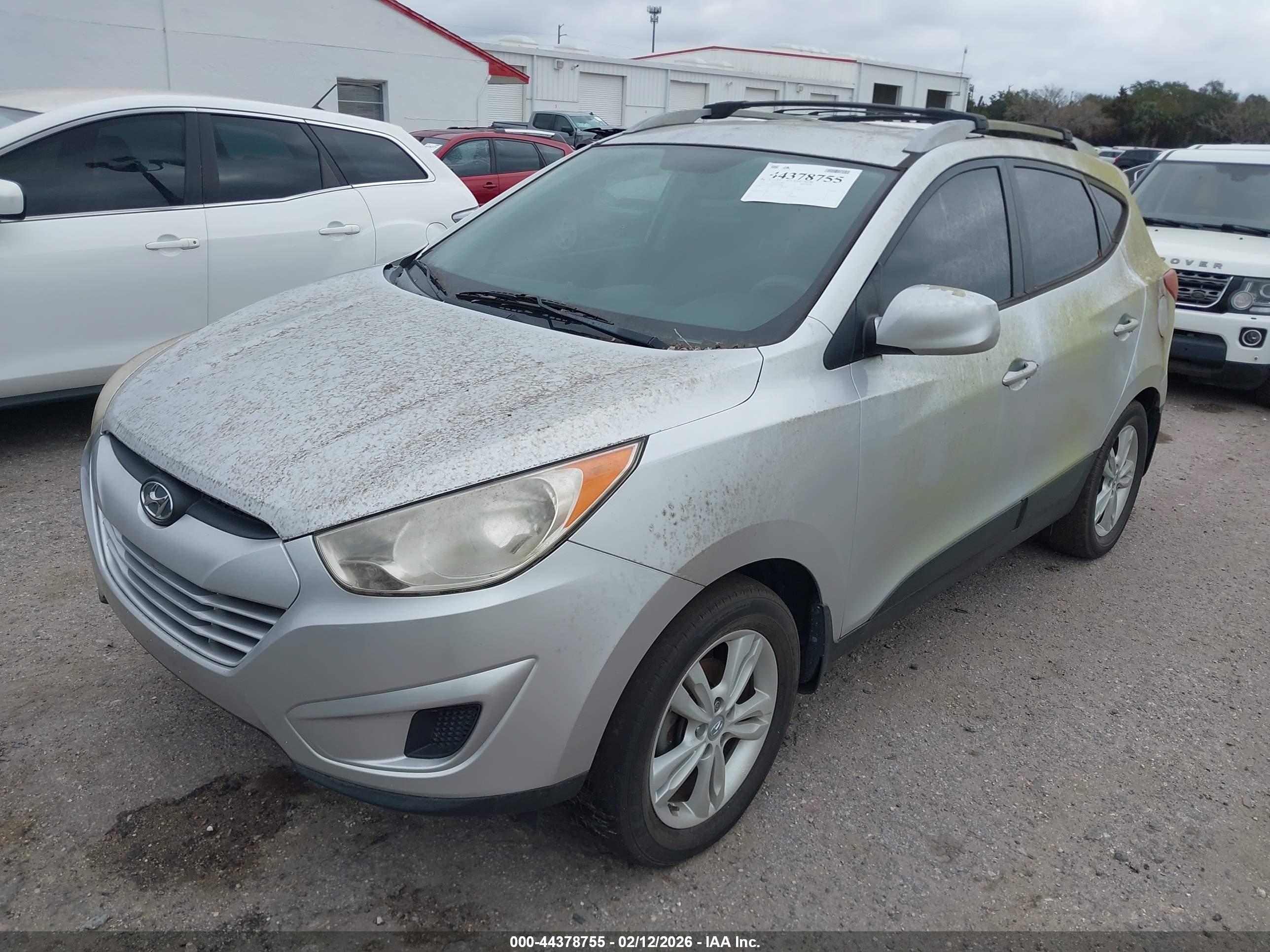 HYUNDAI TUCSON image 6