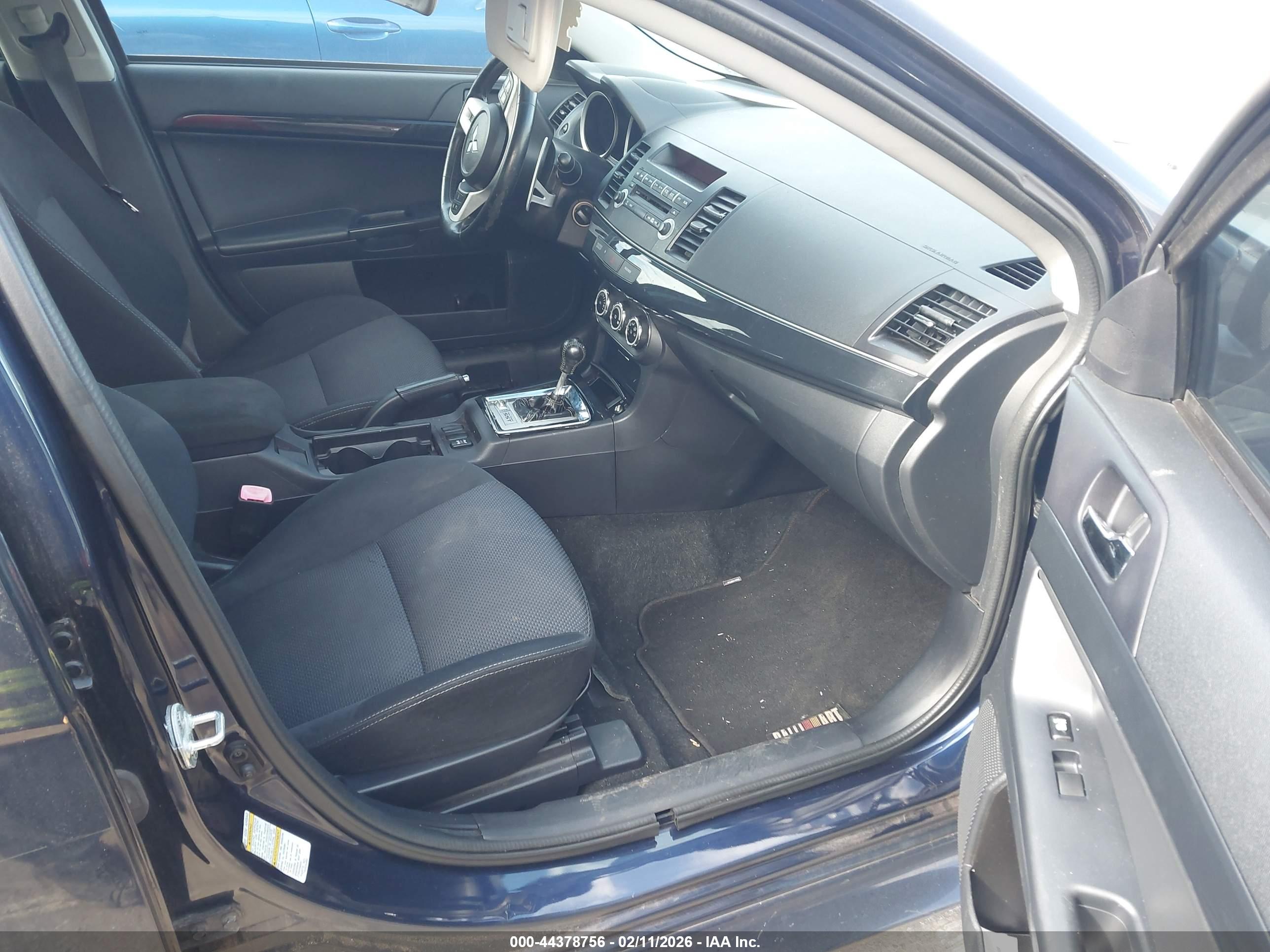 MITSUBISHI LANCER image 5
