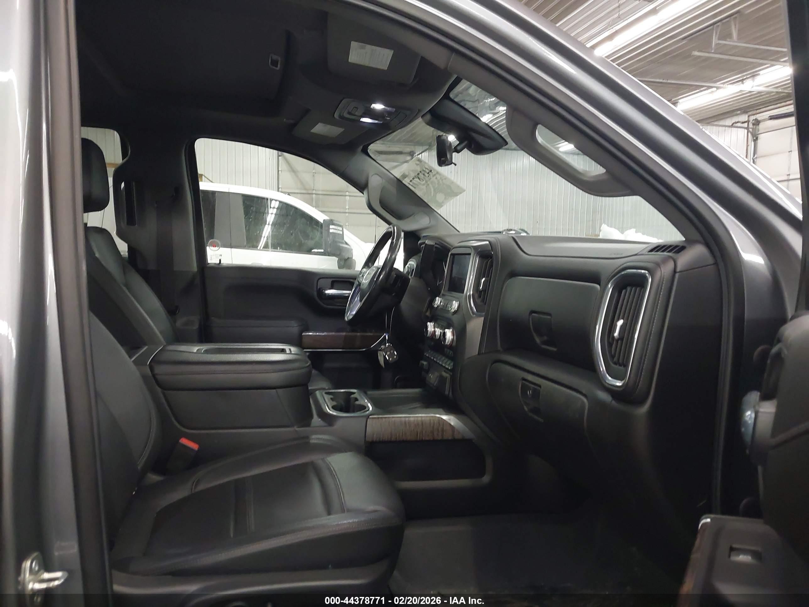 GMC SIERRA image 5