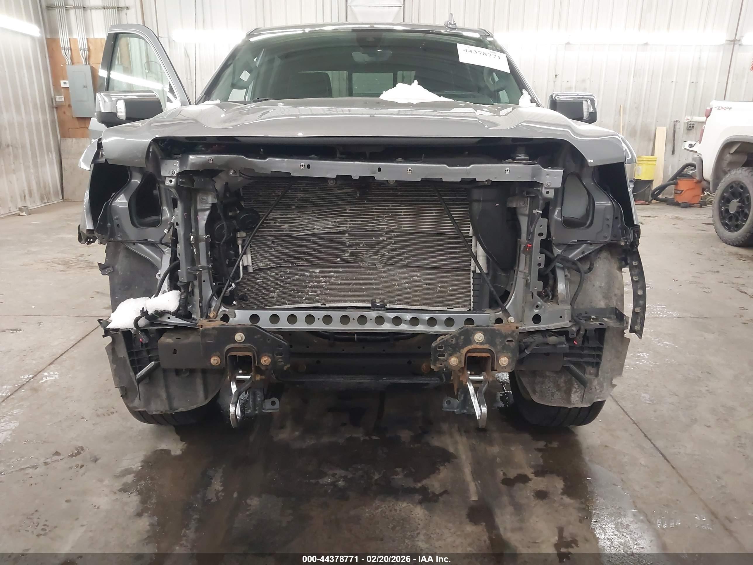 GMC SIERRA image 6