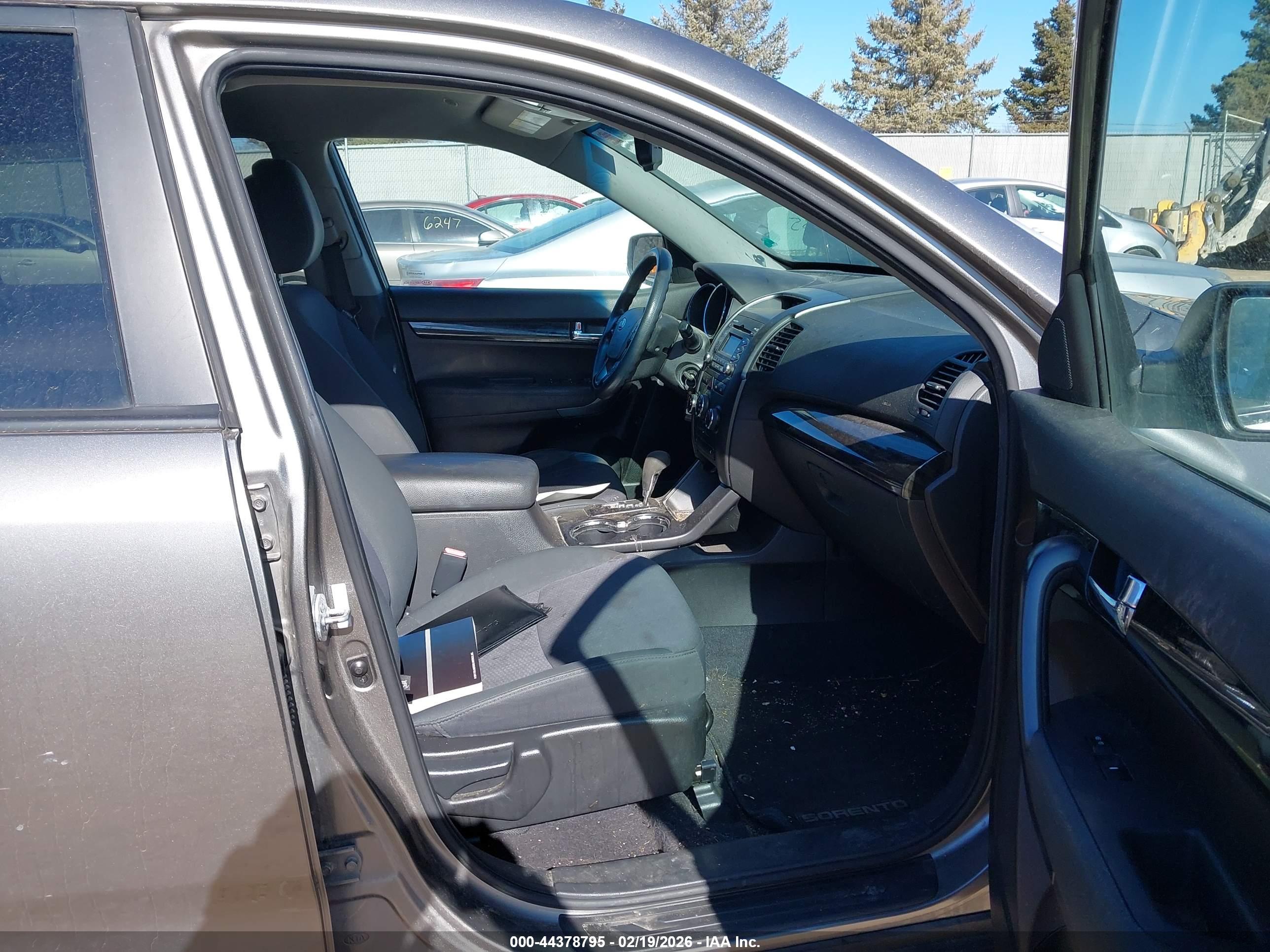 KIA SORENTO image 5