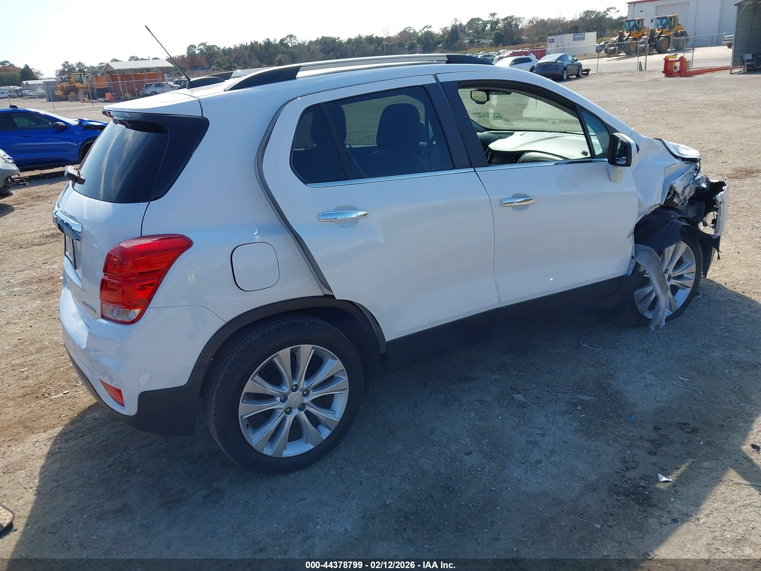 CHEVROLET TRAX image 4
