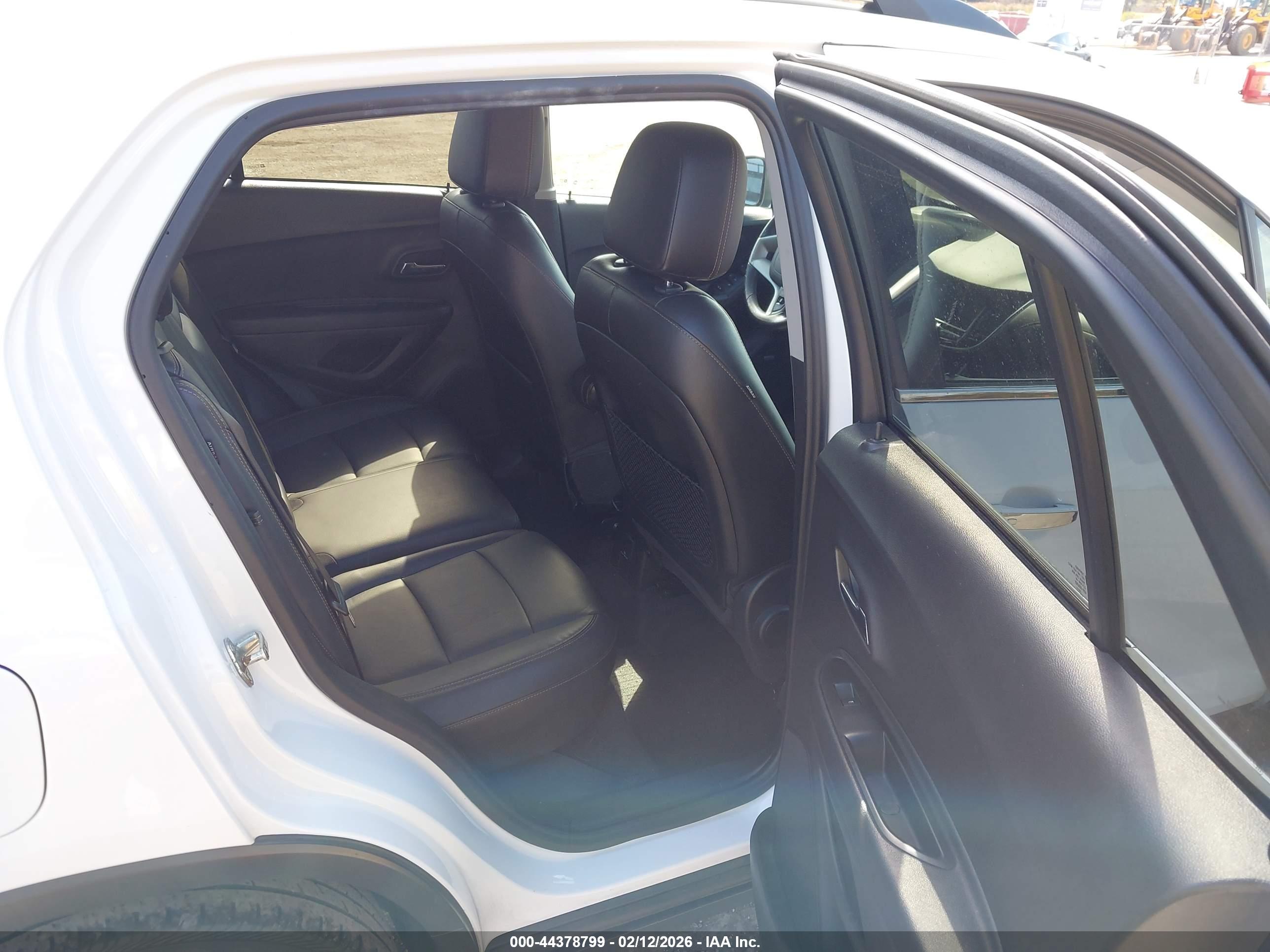 CHEVROLET TRAX image 8