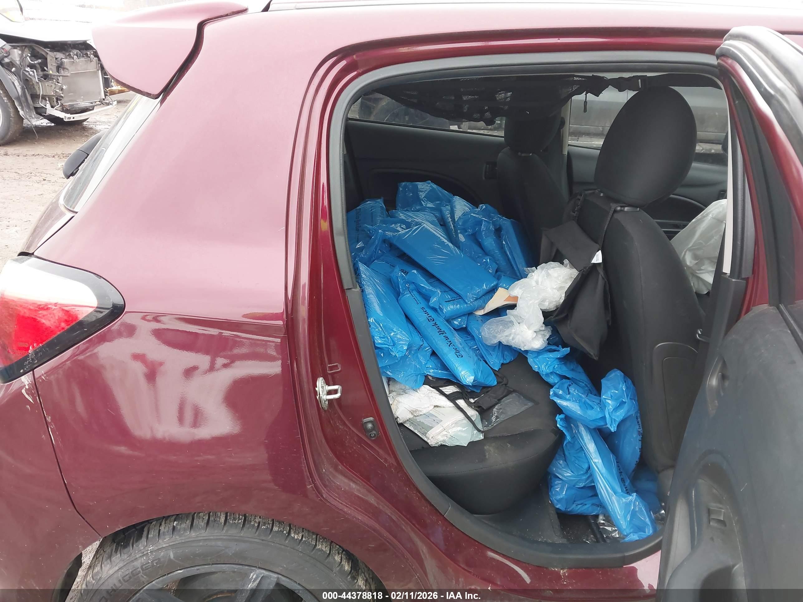 MITSUBISHI MIRAGE image 8